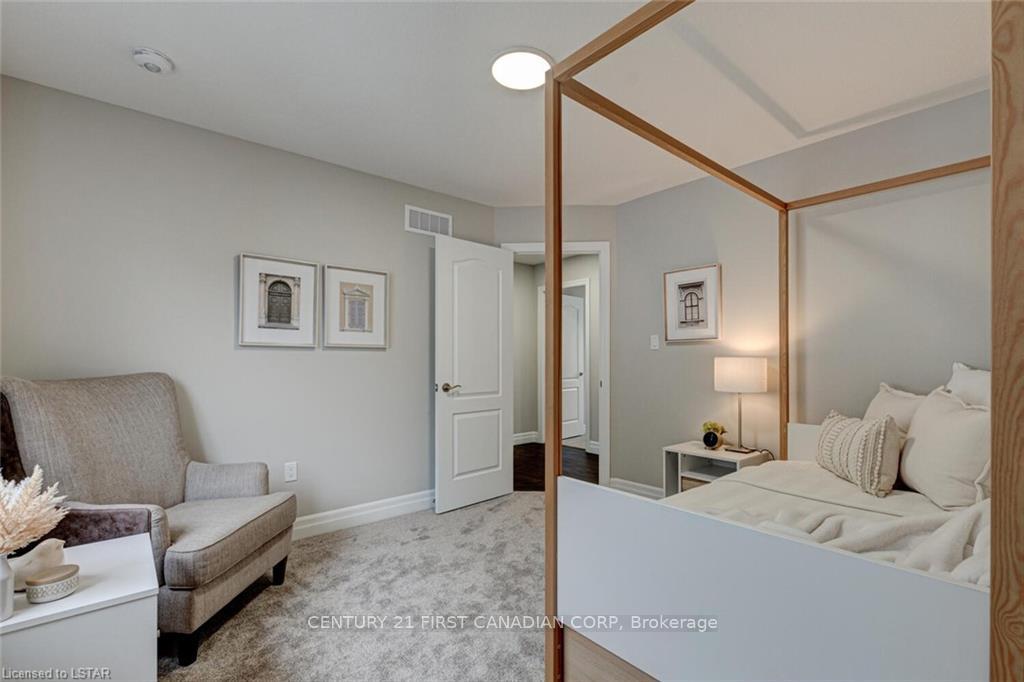 Photo 33 of 124 Basil Crescent, Middlesex Centre, Ilderton — HOMEH