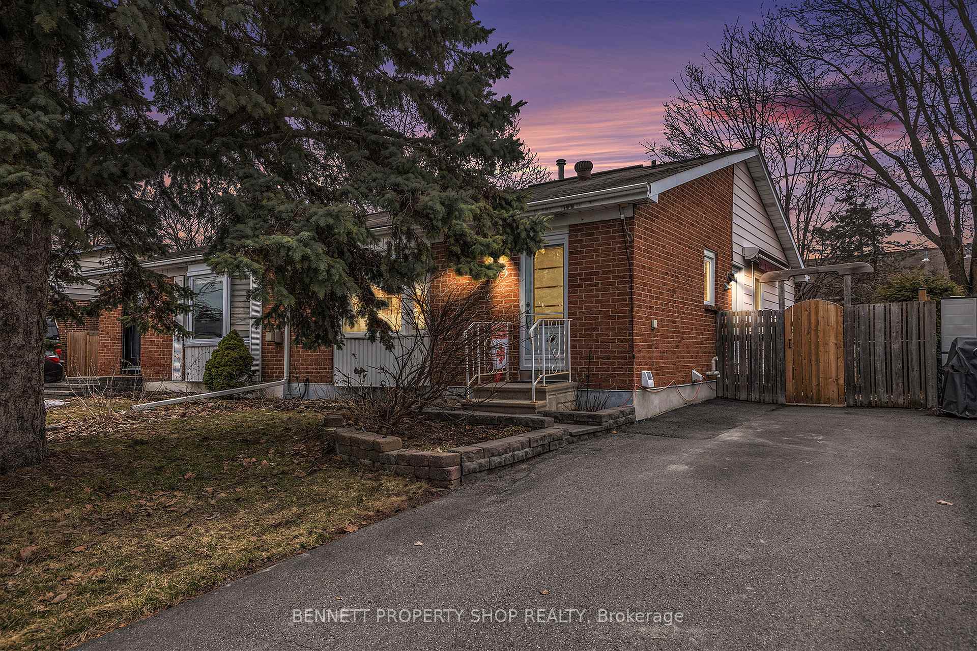Photo 2 of 93 Morton Drive, Ottawa, Kanata - Glencairn/Hazeldean — HOMEH
