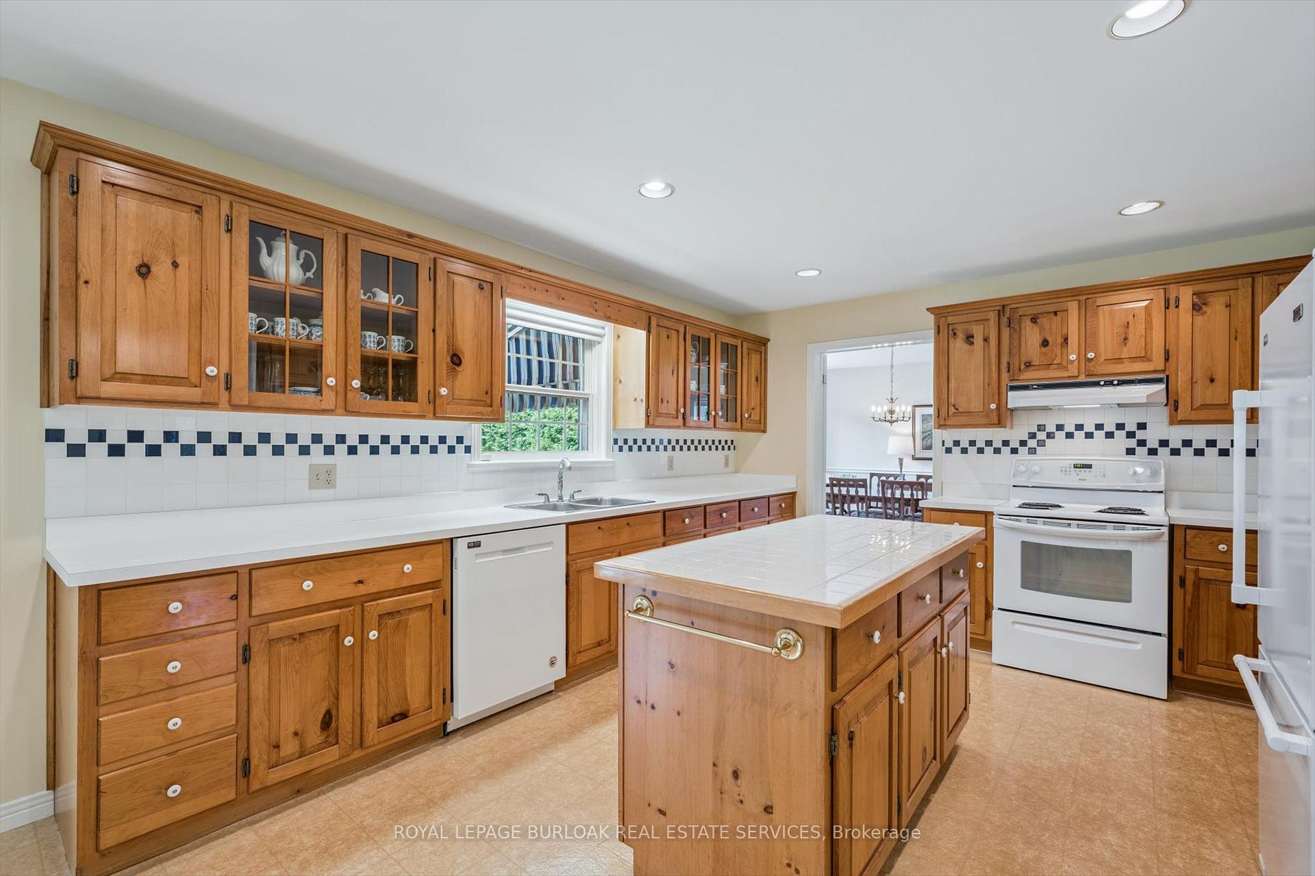 Photo 22 of 80 Mae Court, Milton, Campbellville — HOMEH