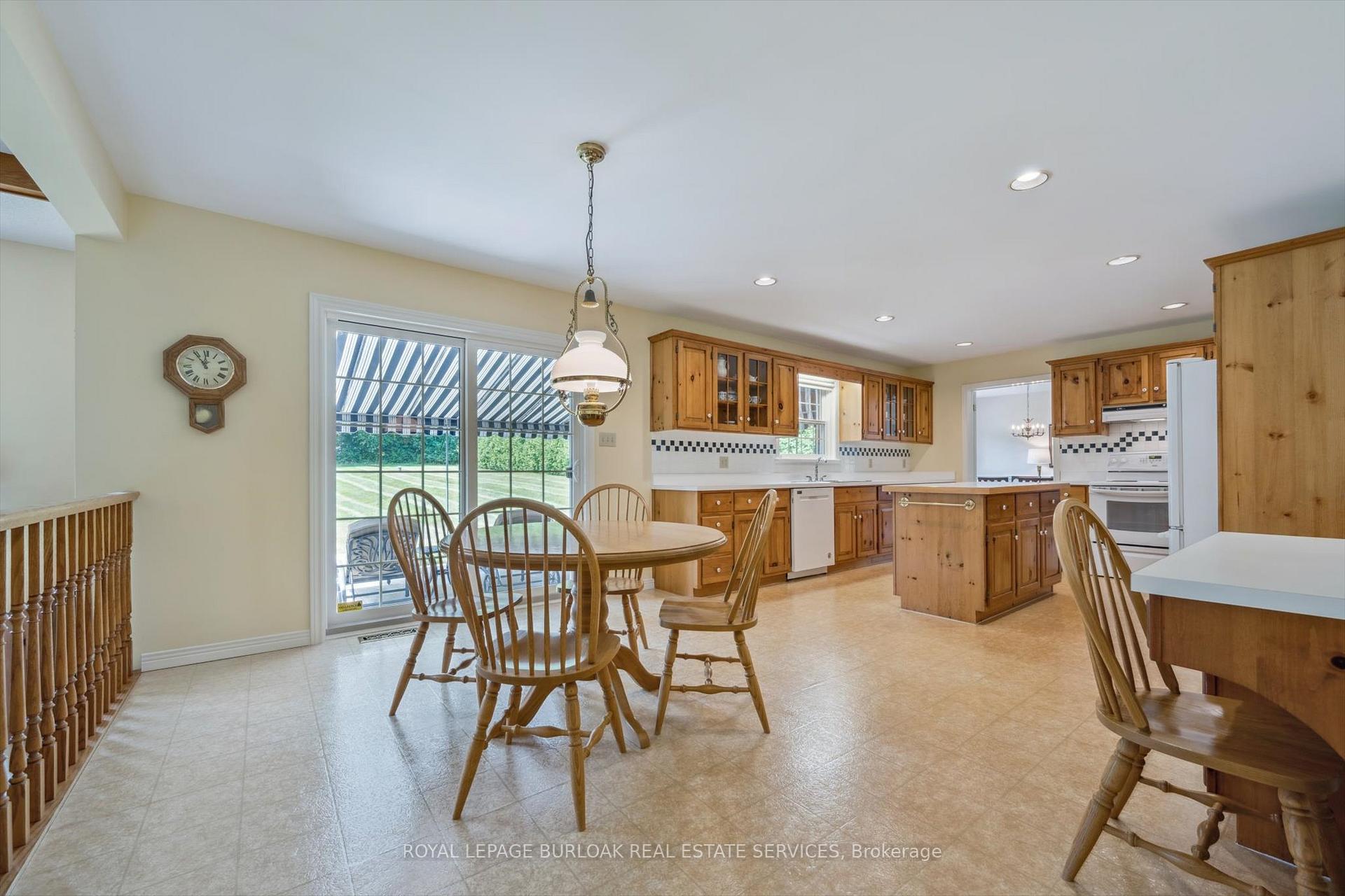 Photo 13 of 80 Mae Court, Milton, Campbellville — HOMEH