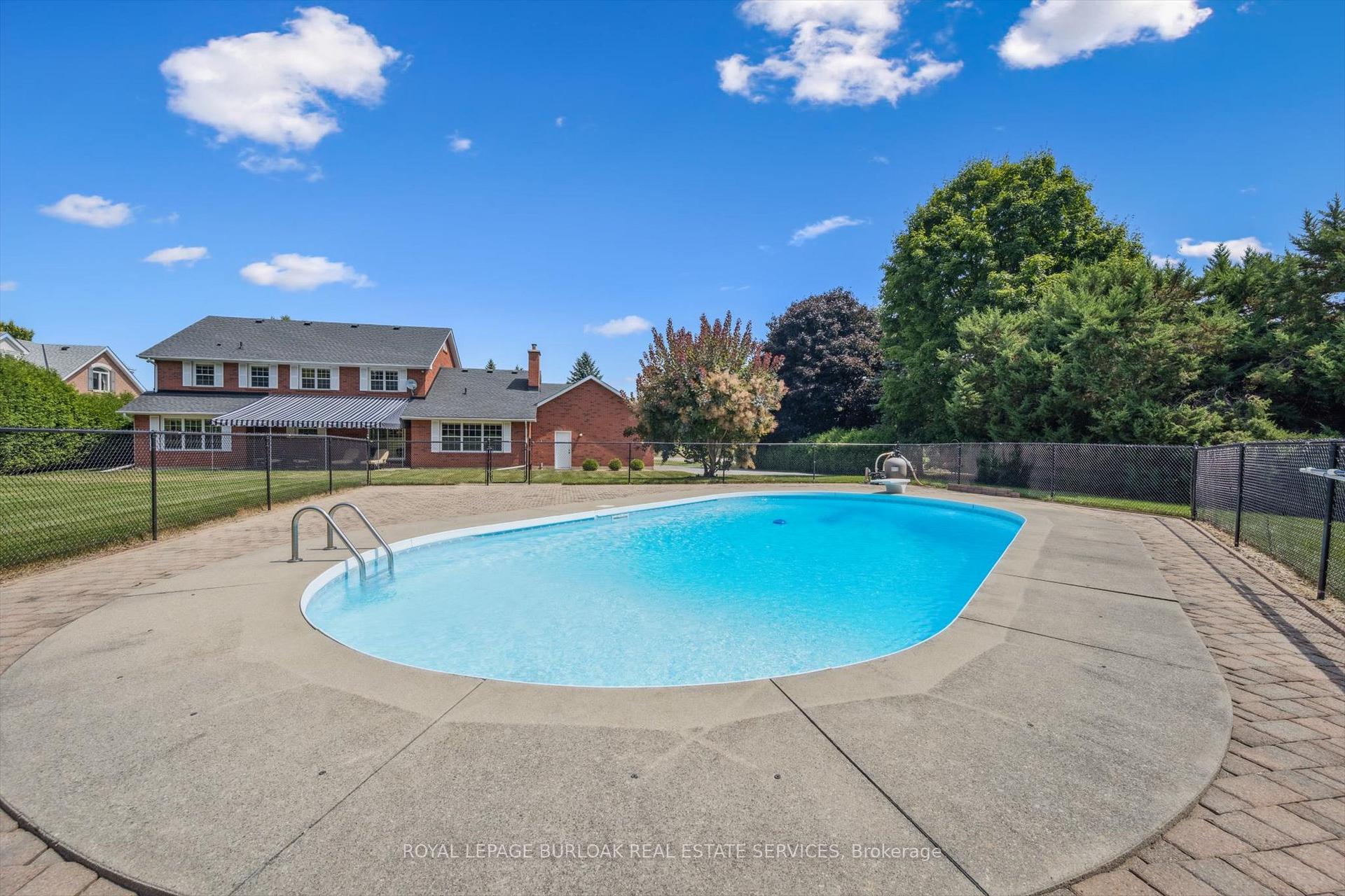 Photo 45 of 80 Mae Court, Milton, Campbellville — HOMEH