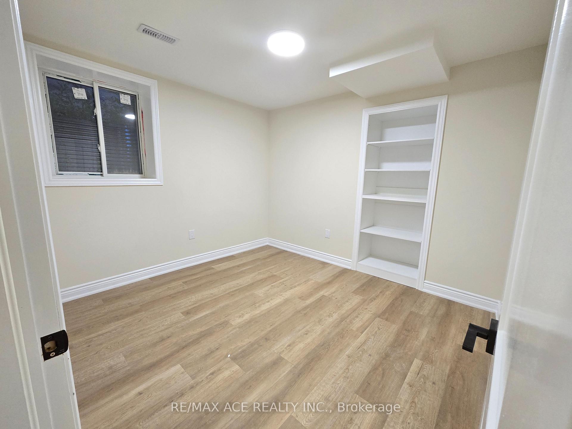 Photo 11 of Unit Bsmt, 1470 Kovachik Boulevard, Milton, Walker — HOMEH
