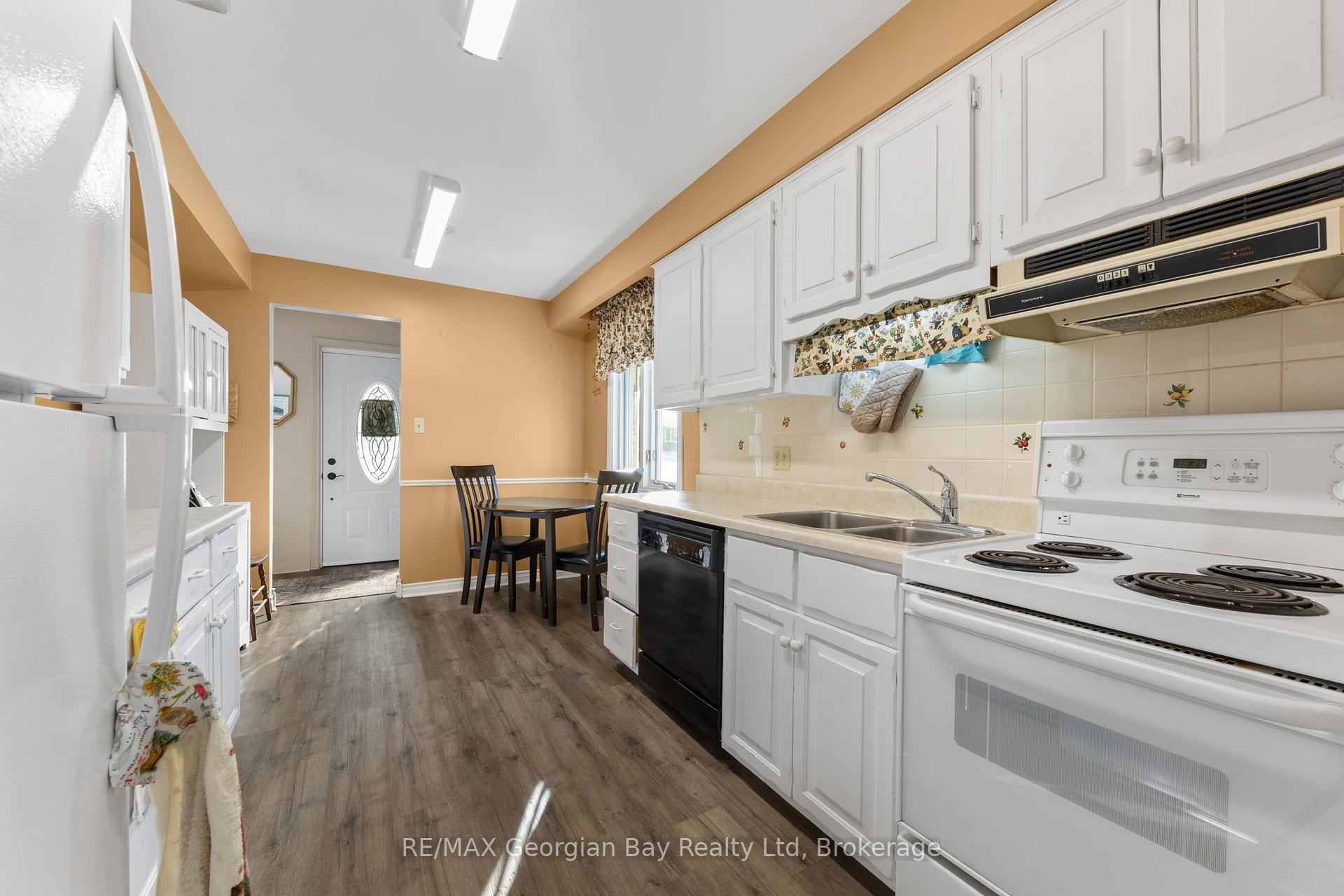 Photo 4 of 262 Scott Street, Midland — HOMEH