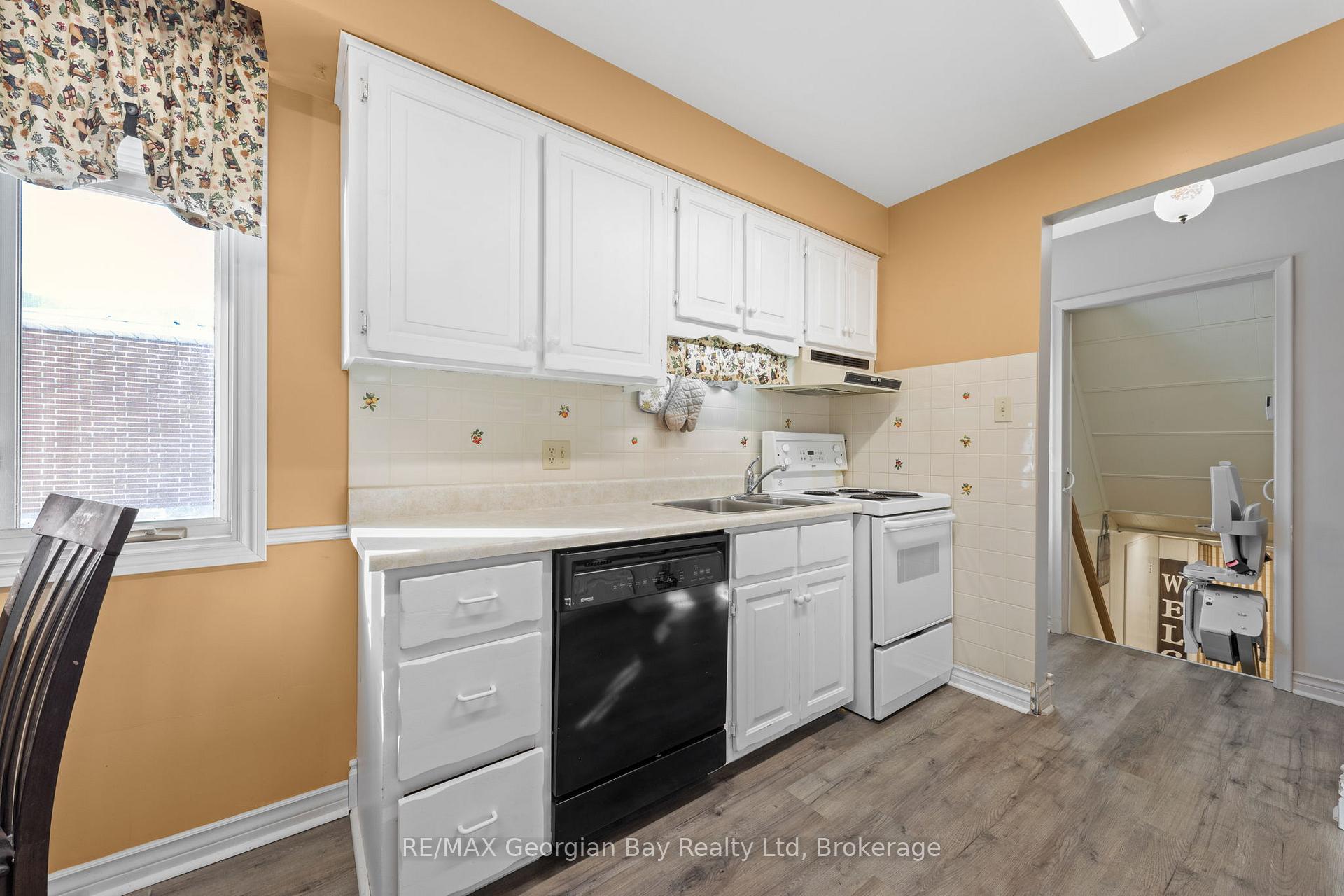 Photo 5 of 262 Scott Street, Midland — HOMEH