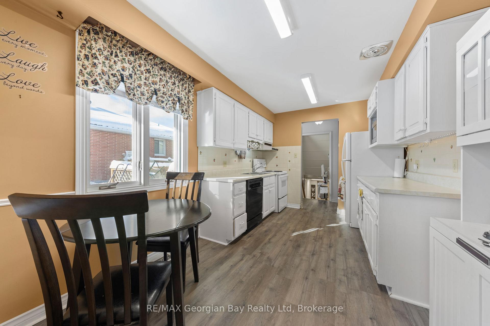 Photo 7 of 262 Scott Street, Midland — HOMEH