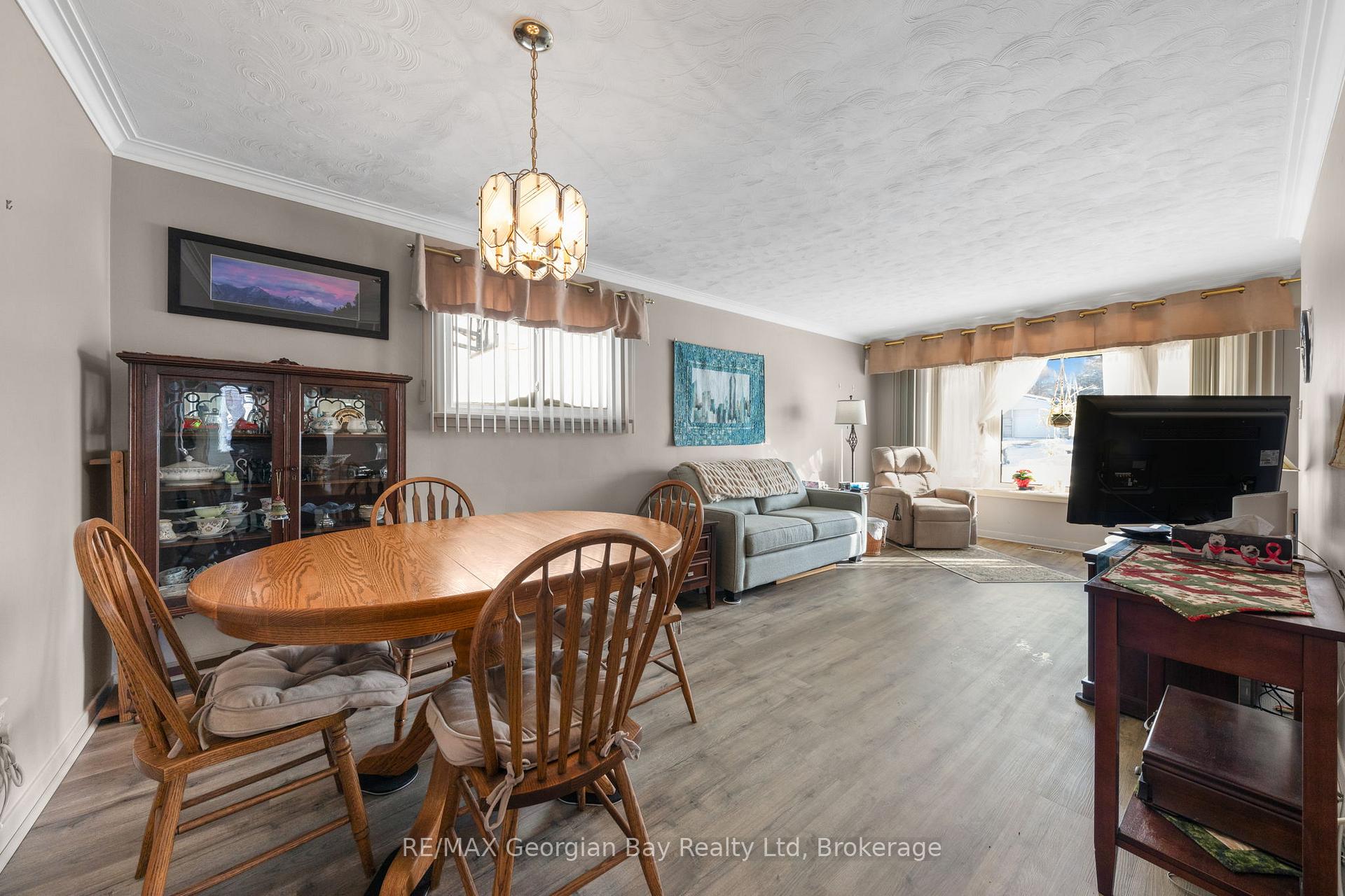 Photo 10 of 262 Scott Street, Midland — HOMEH