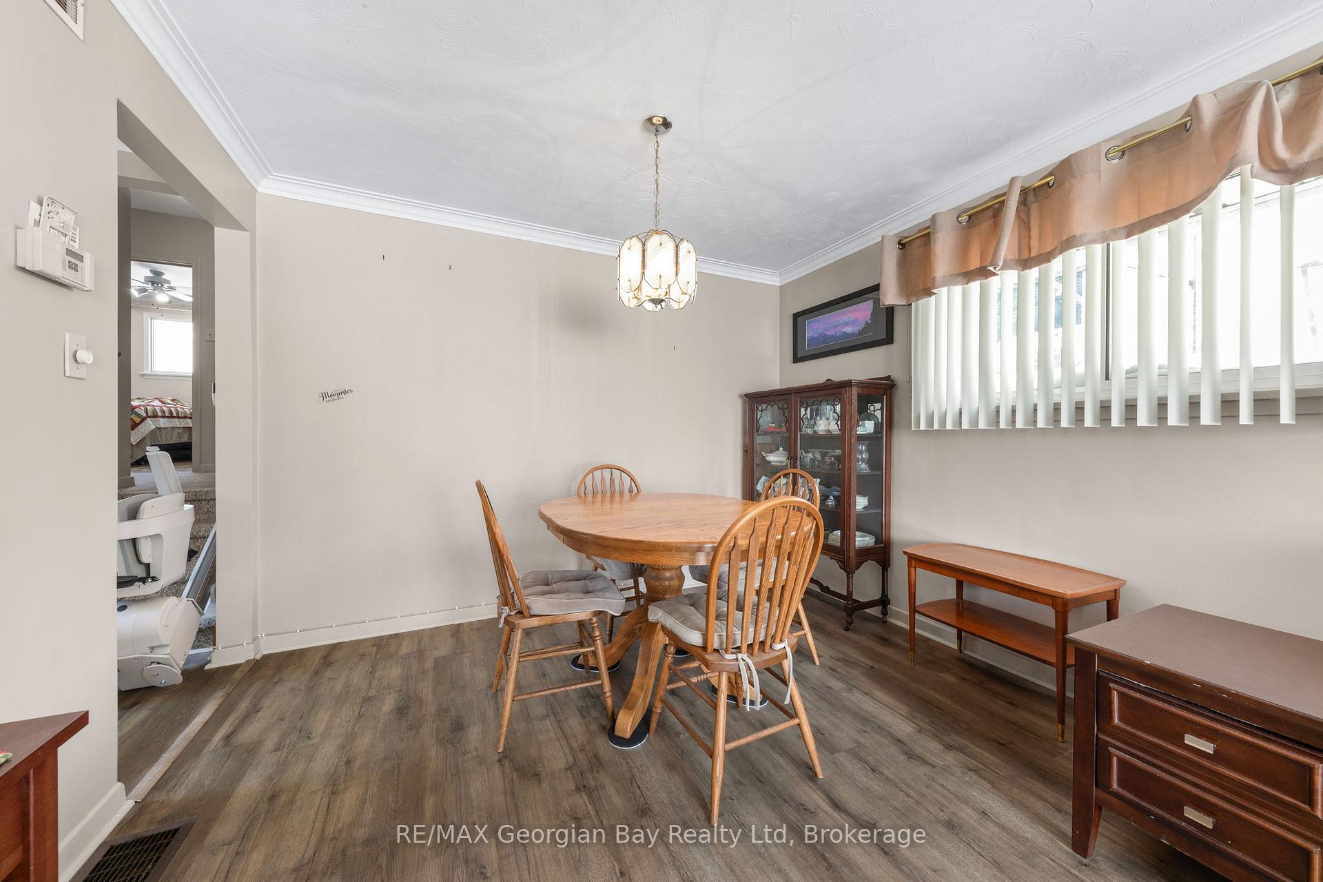 Photo 11 of 262 Scott Street, Midland — HOMEH