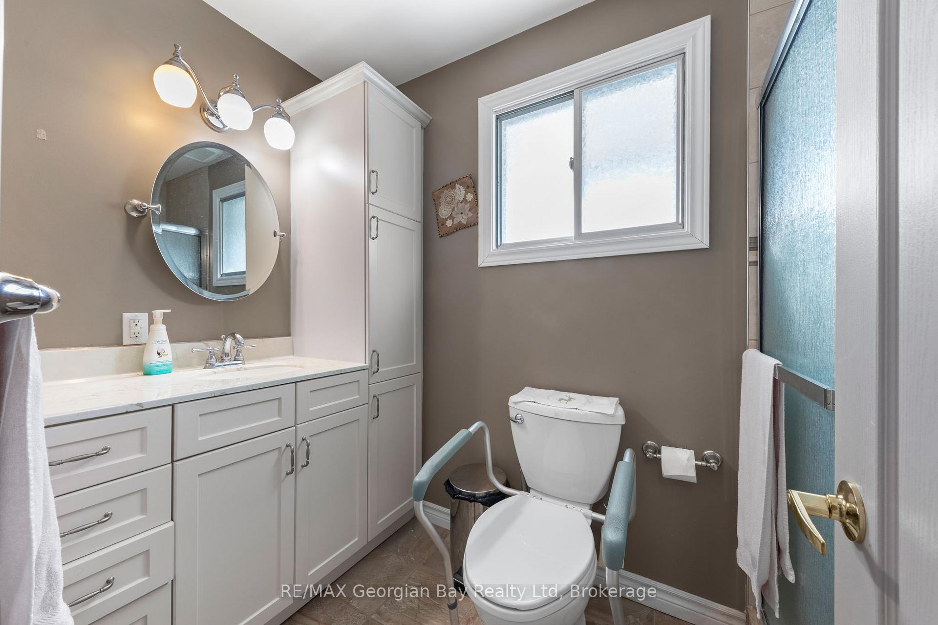 Photo 17 of 262 Scott Street, Midland — HOMEH