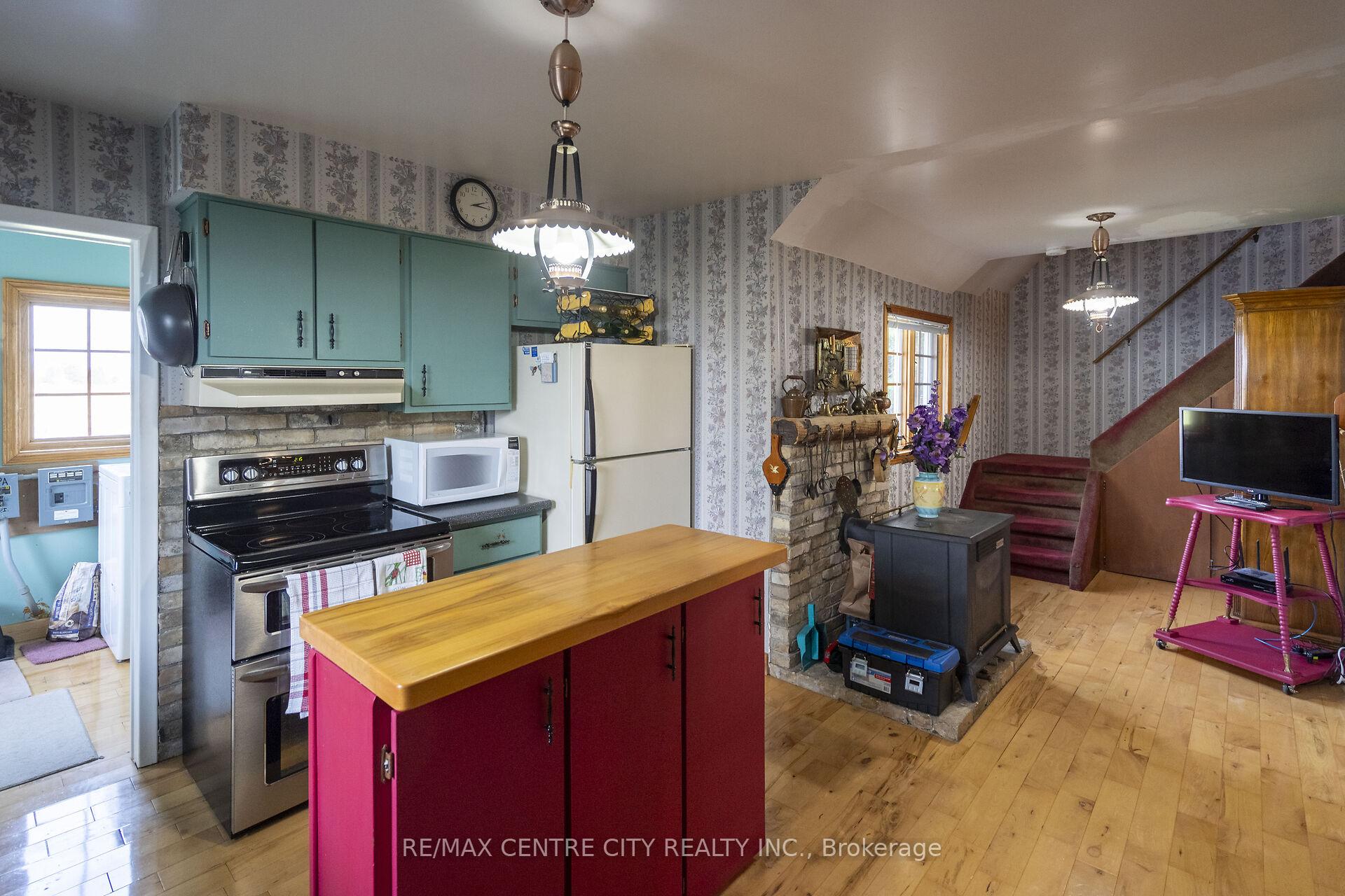 Photo 13 of 9554 McEwen Drive, Middlesex Centre, Rural Middlesex Centre — HOMEH