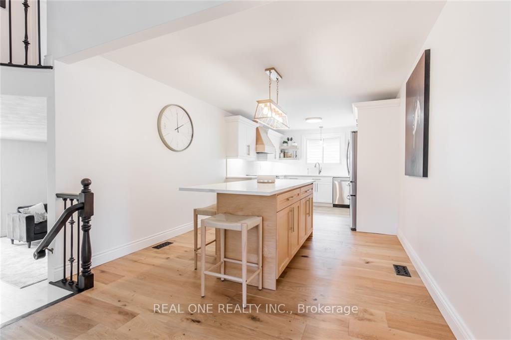 Photo 4 of 126 Gardiner Drive, Hamilton, Gilkson — HOMEH