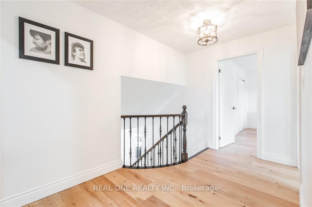 Photo 7 of 126 Gardiner Drive, Hamilton, Gilkson — HOMEH