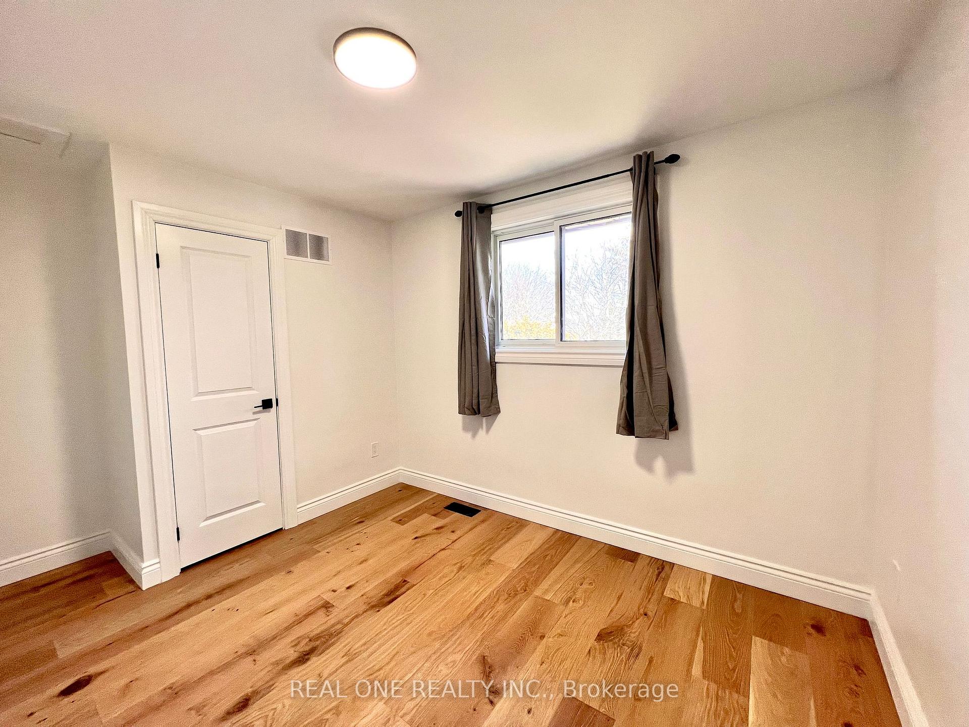 Photo 11 of 126 Gardiner Drive, Hamilton, Gilkson — HOMEH