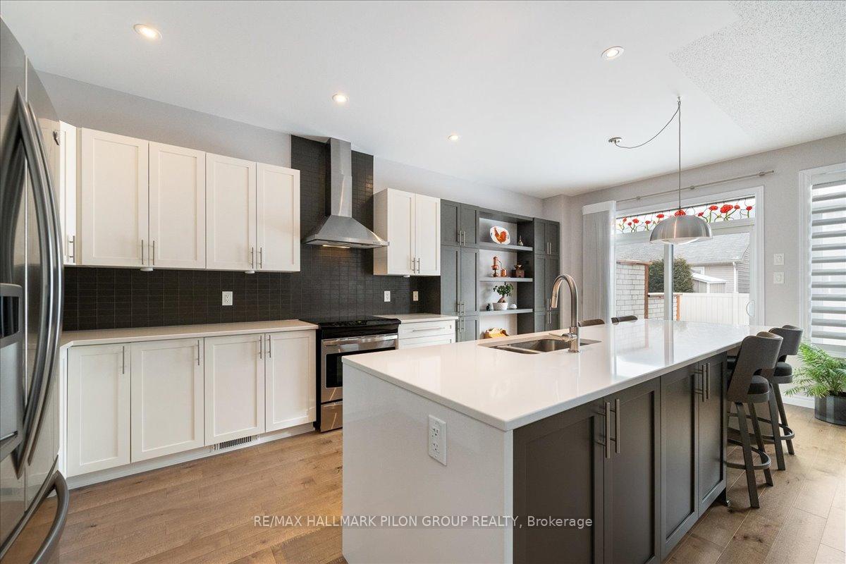 Photo 4 of 95 Palfrey Way, Ottawa, Kanata - Emerald Meadows/Trailwest — HOMEH