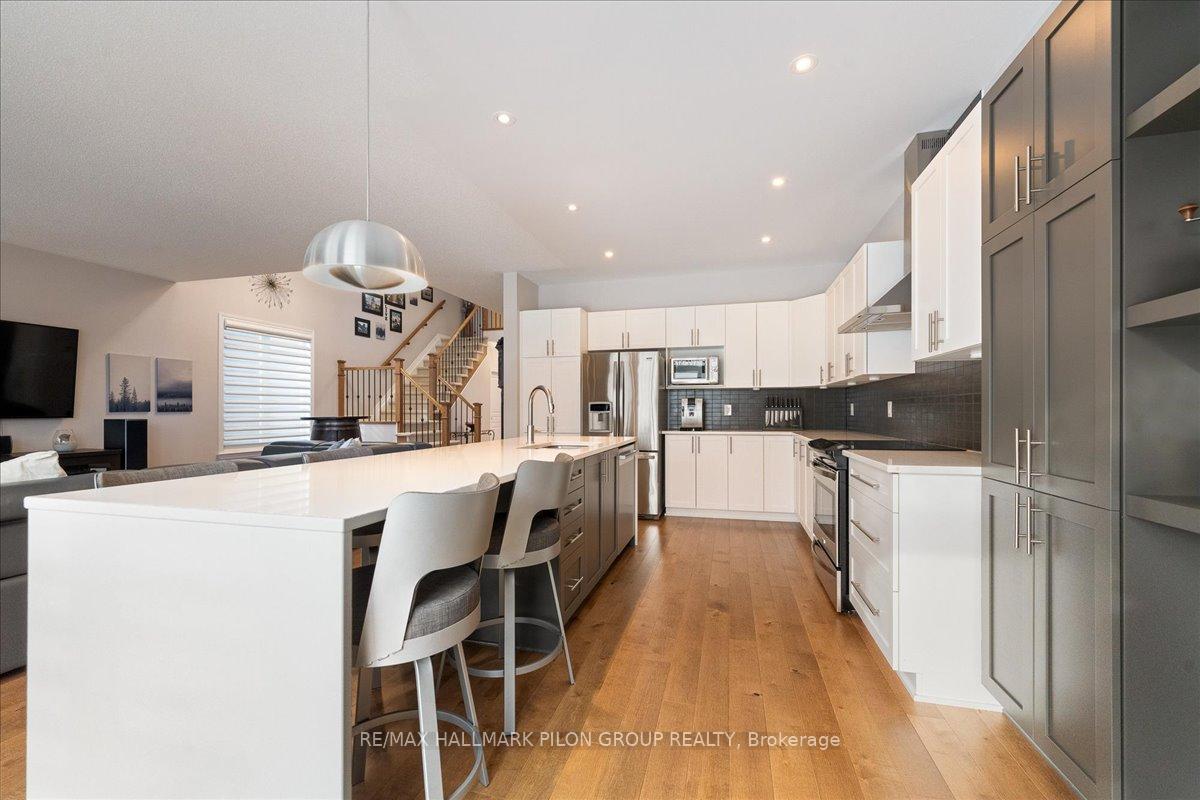 Photo 6 of 95 Palfrey Way, Ottawa, Kanata - Emerald Meadows/Trailwest — HOMEH