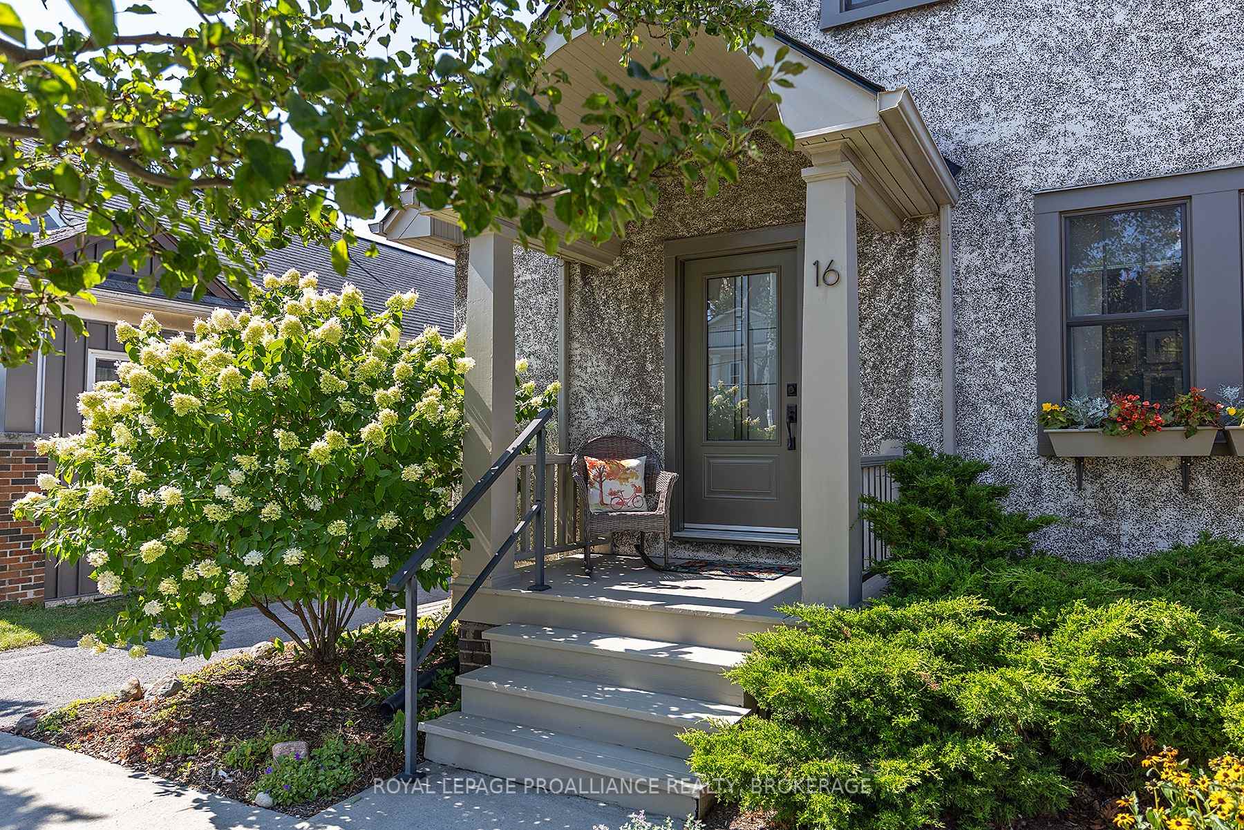 Photo 3 of 16 Drayton Avenue, Kingston, East of Sir John A. Blvd — HOMEH