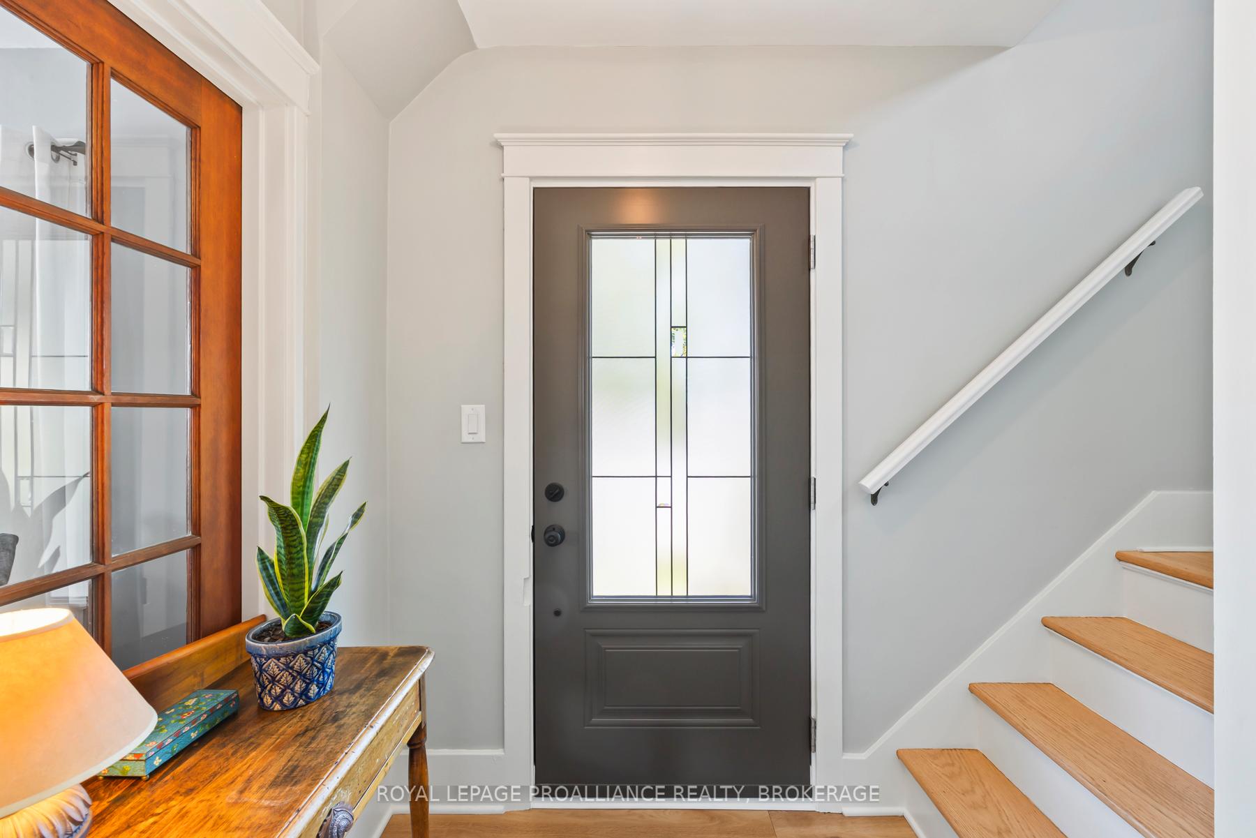 Photo 4 of 16 Drayton Avenue, Kingston, East of Sir John A. Blvd — HOMEH
