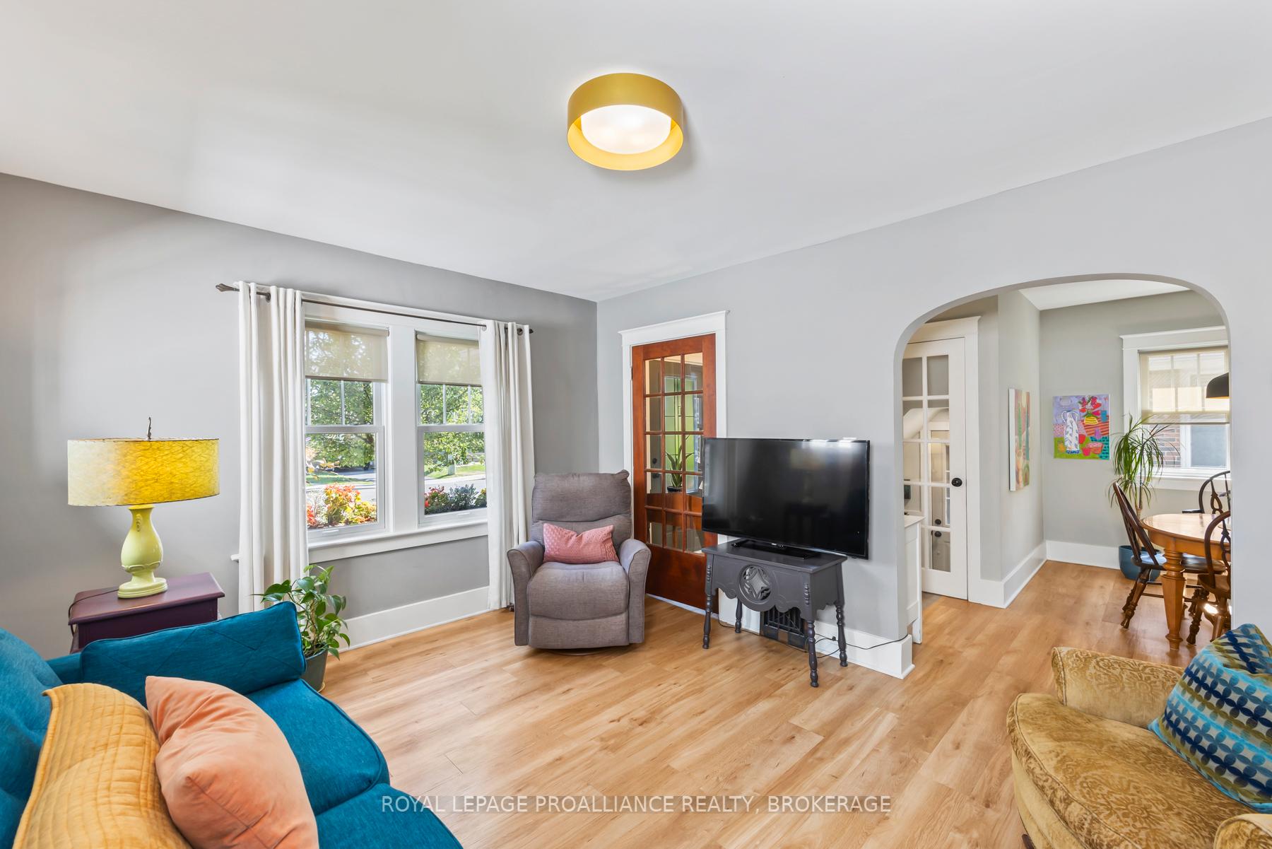 Photo 10 of 16 Drayton Avenue, Kingston, East of Sir John A. Blvd — HOMEH