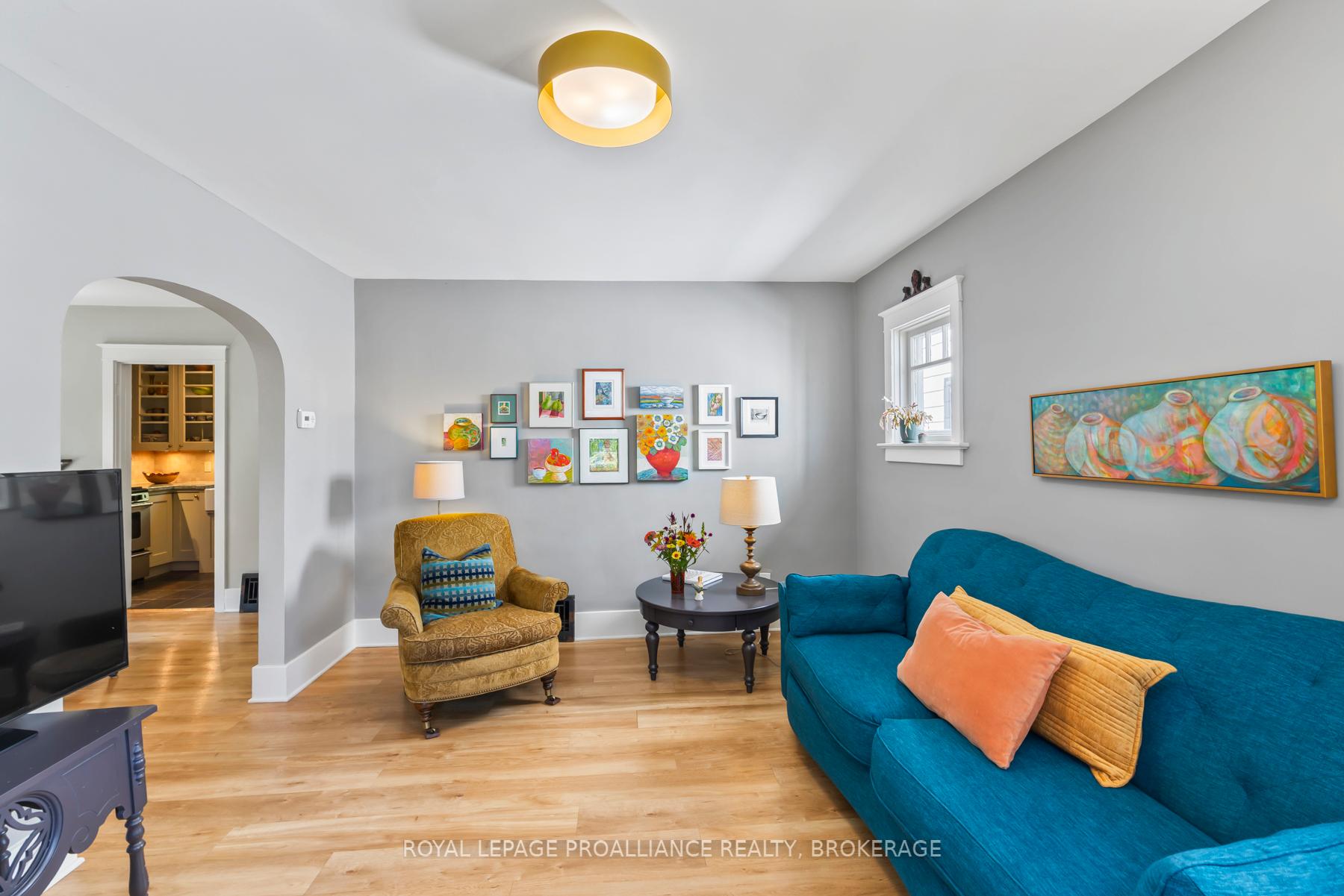 Photo 11 of 16 Drayton Avenue, Kingston, East of Sir John A. Blvd — HOMEH
