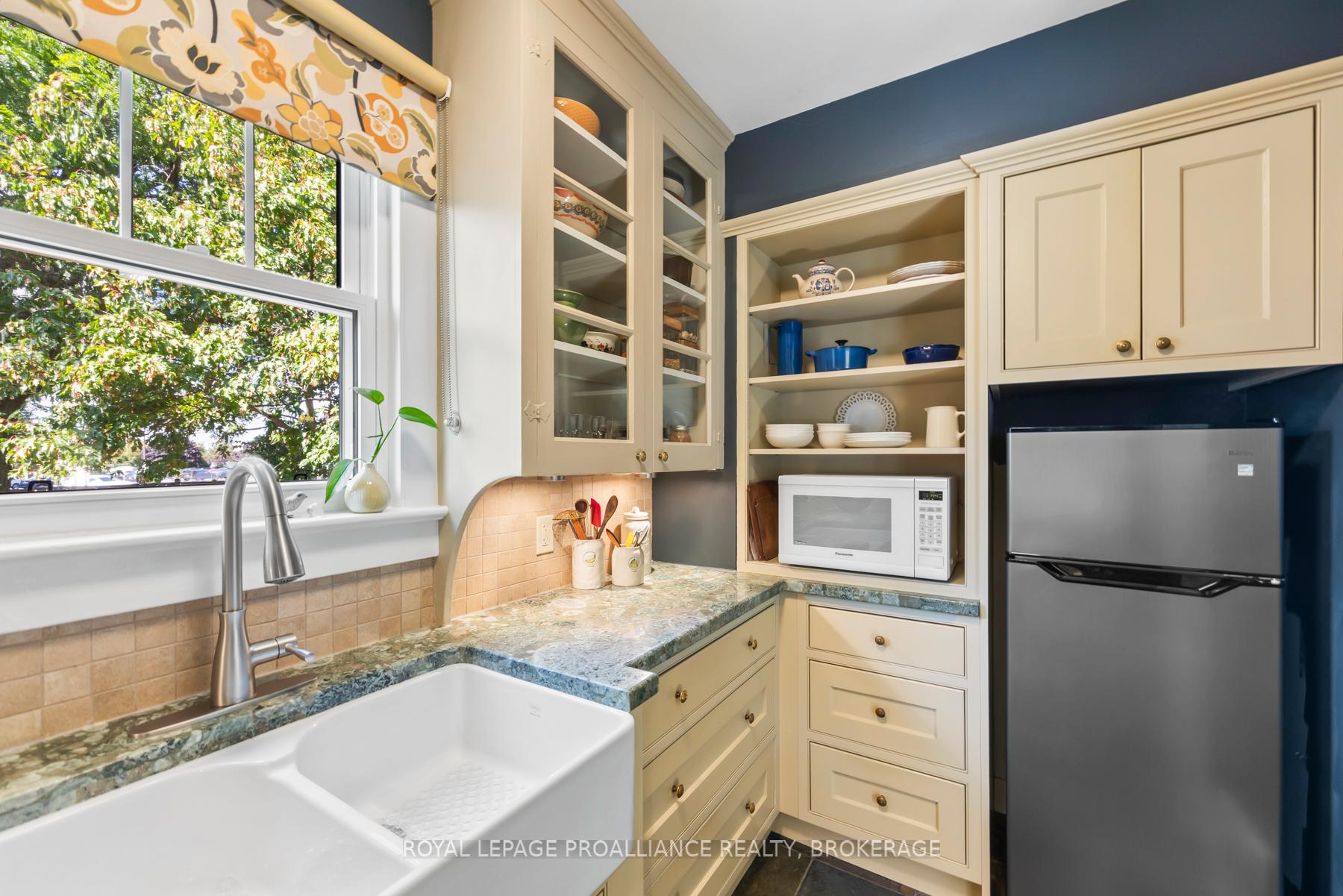 Photo 14 of 16 Drayton Avenue, Kingston, East of Sir John A. Blvd — HOMEH