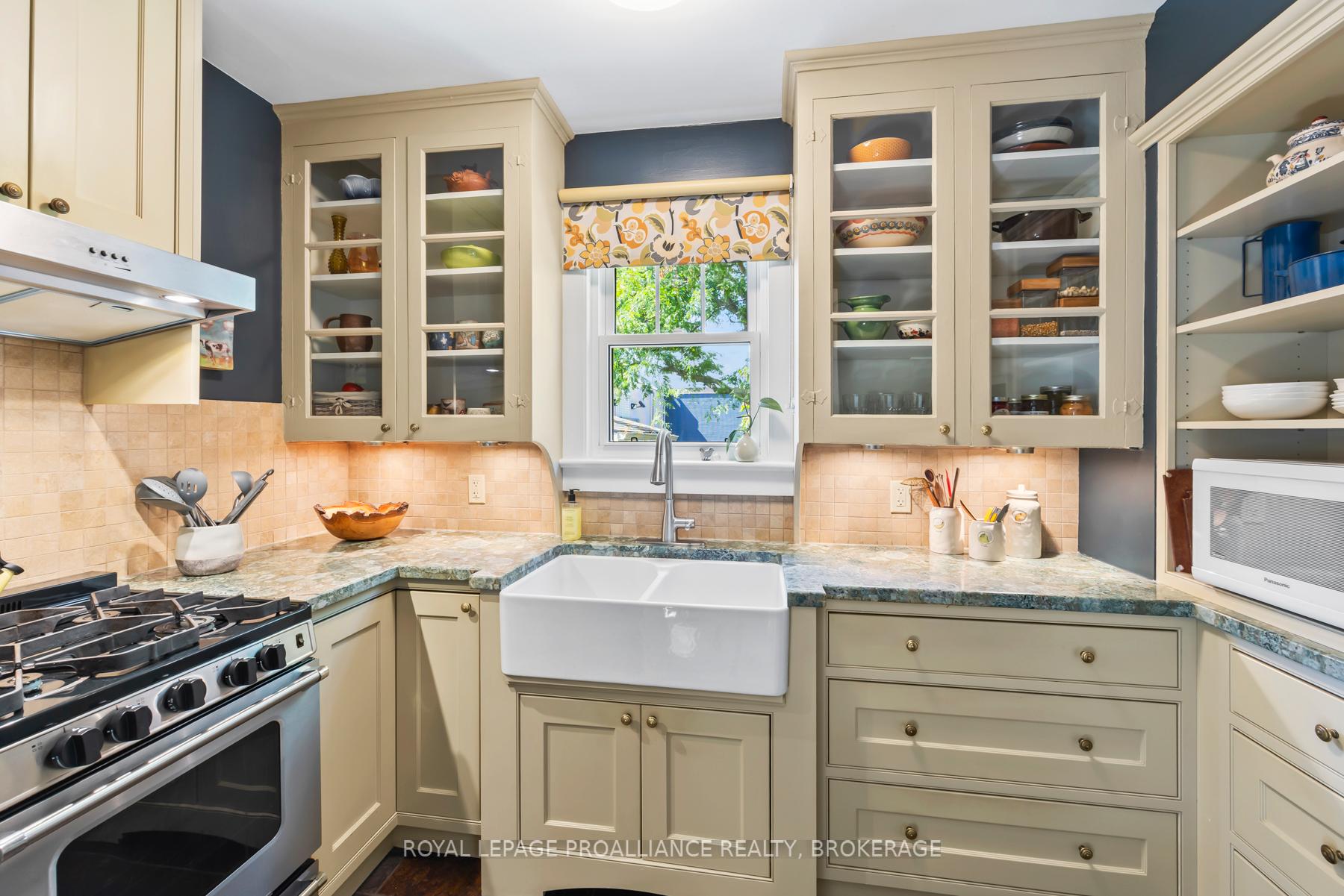 Photo 15 of 16 Drayton Avenue, Kingston, East of Sir John A. Blvd — HOMEH