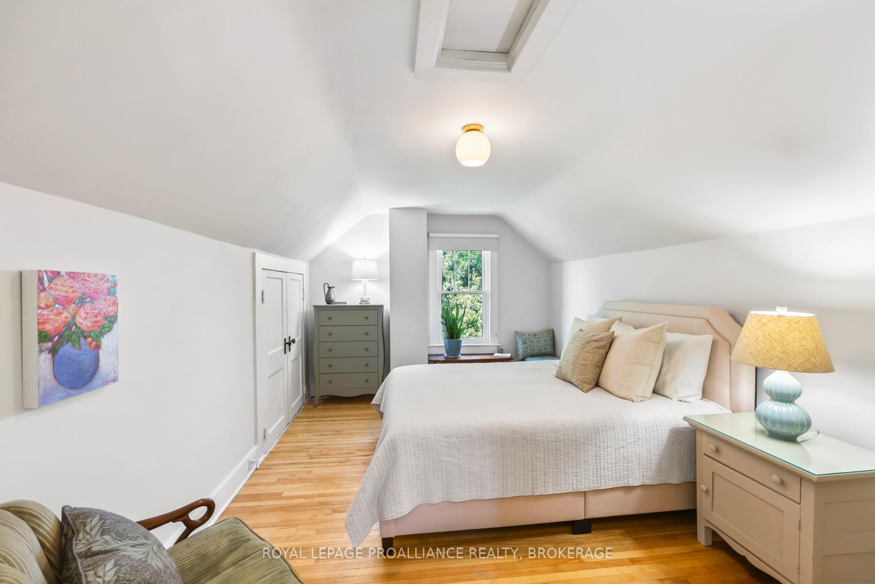 Photo 22 of 16 Drayton Avenue, Kingston, East of Sir John A. Blvd — HOMEH
