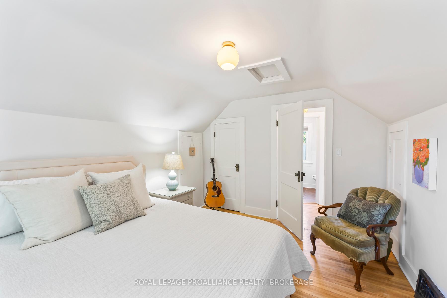 Photo 23 of 16 Drayton Avenue, Kingston, East of Sir John A. Blvd — HOMEH