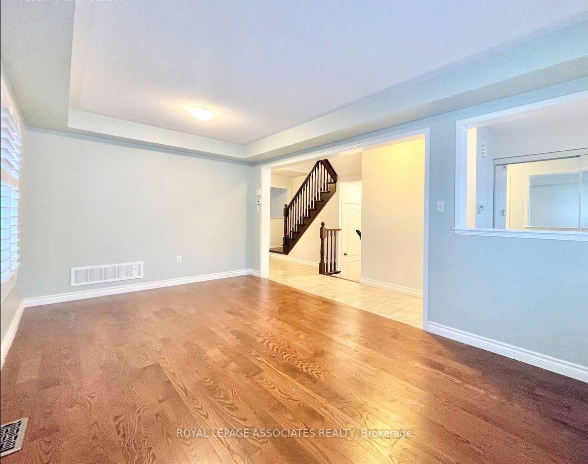 Photo 8 of 30 Stockport Road, Markham, Cornell — HOMEH
