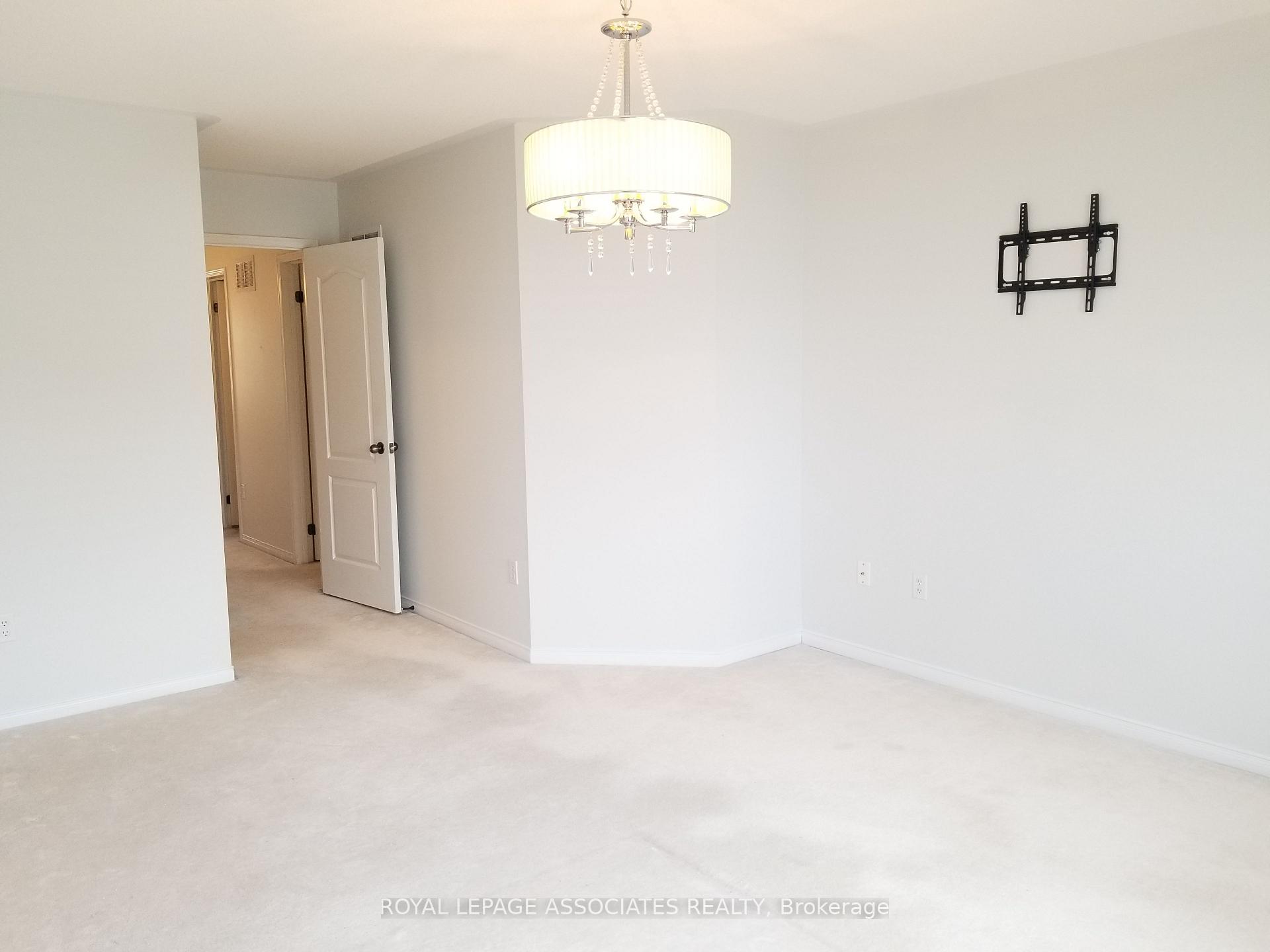 Photo 12 of 30 Stockport Road, Markham, Cornell — HOMEH