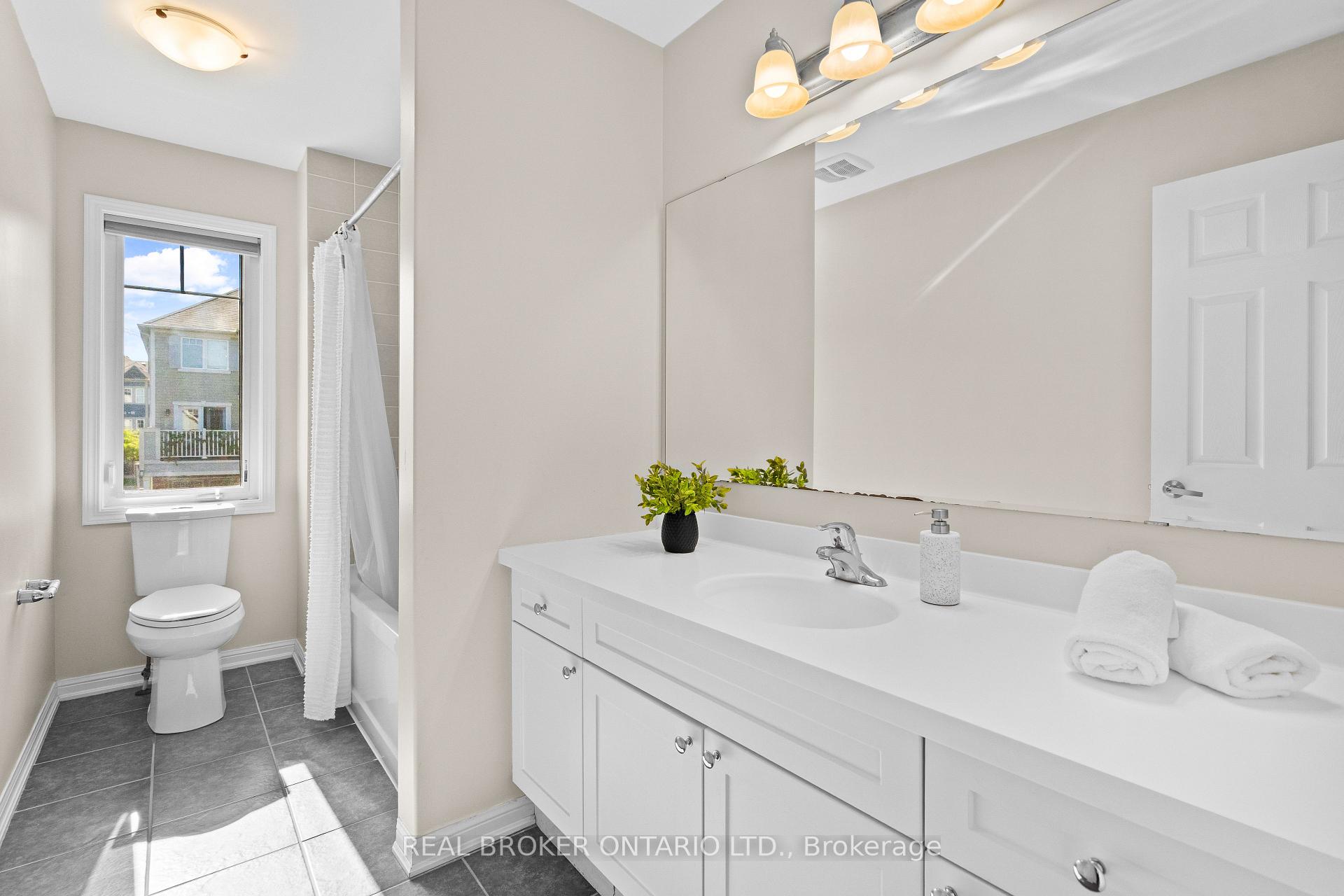 Photo 21 of 565 Attenborough Terrace, Milton, Willmott — HOMEH