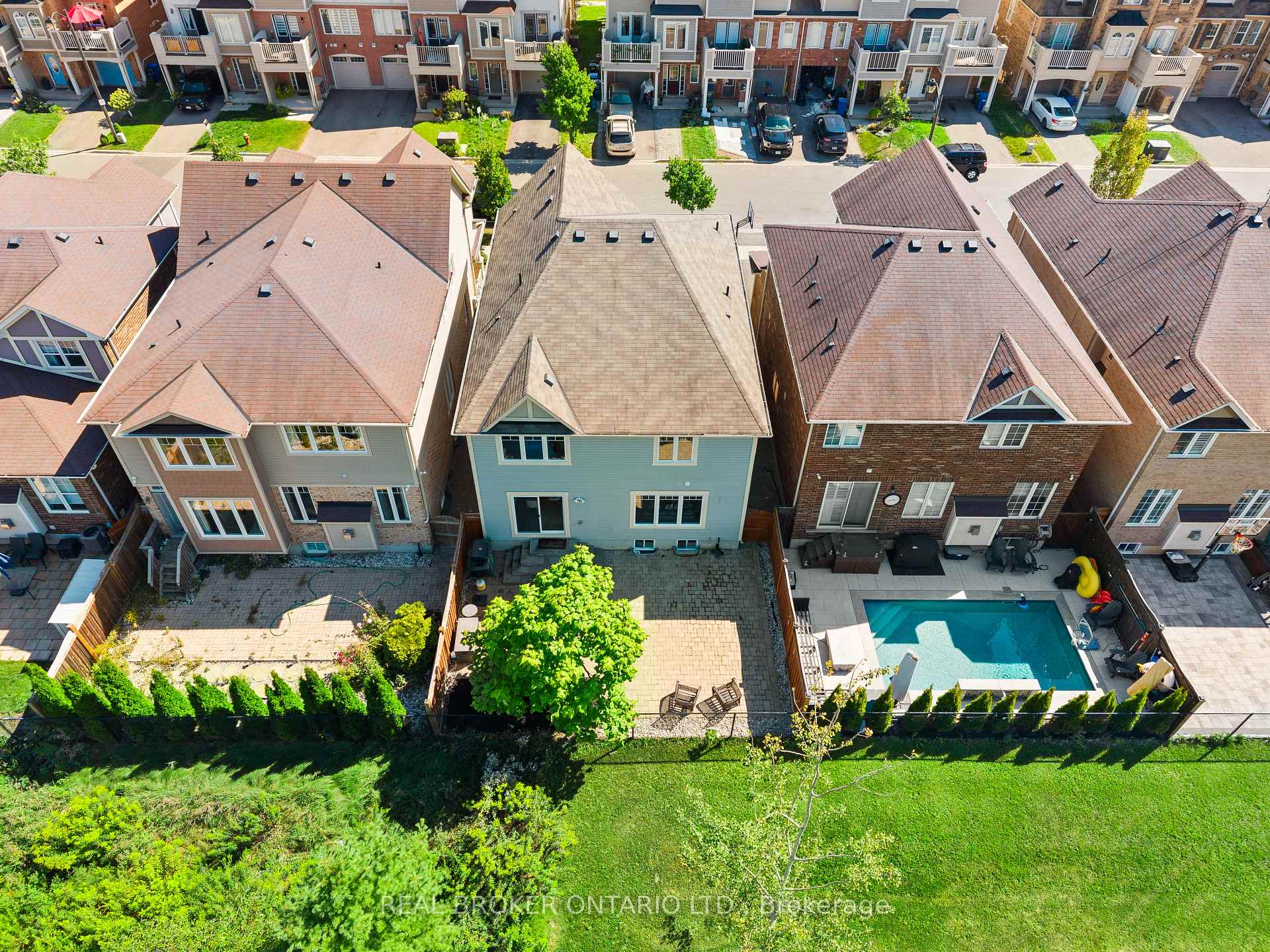 Photo 40 of 565 Attenborough Terrace, Milton, Willmott — HOMEH