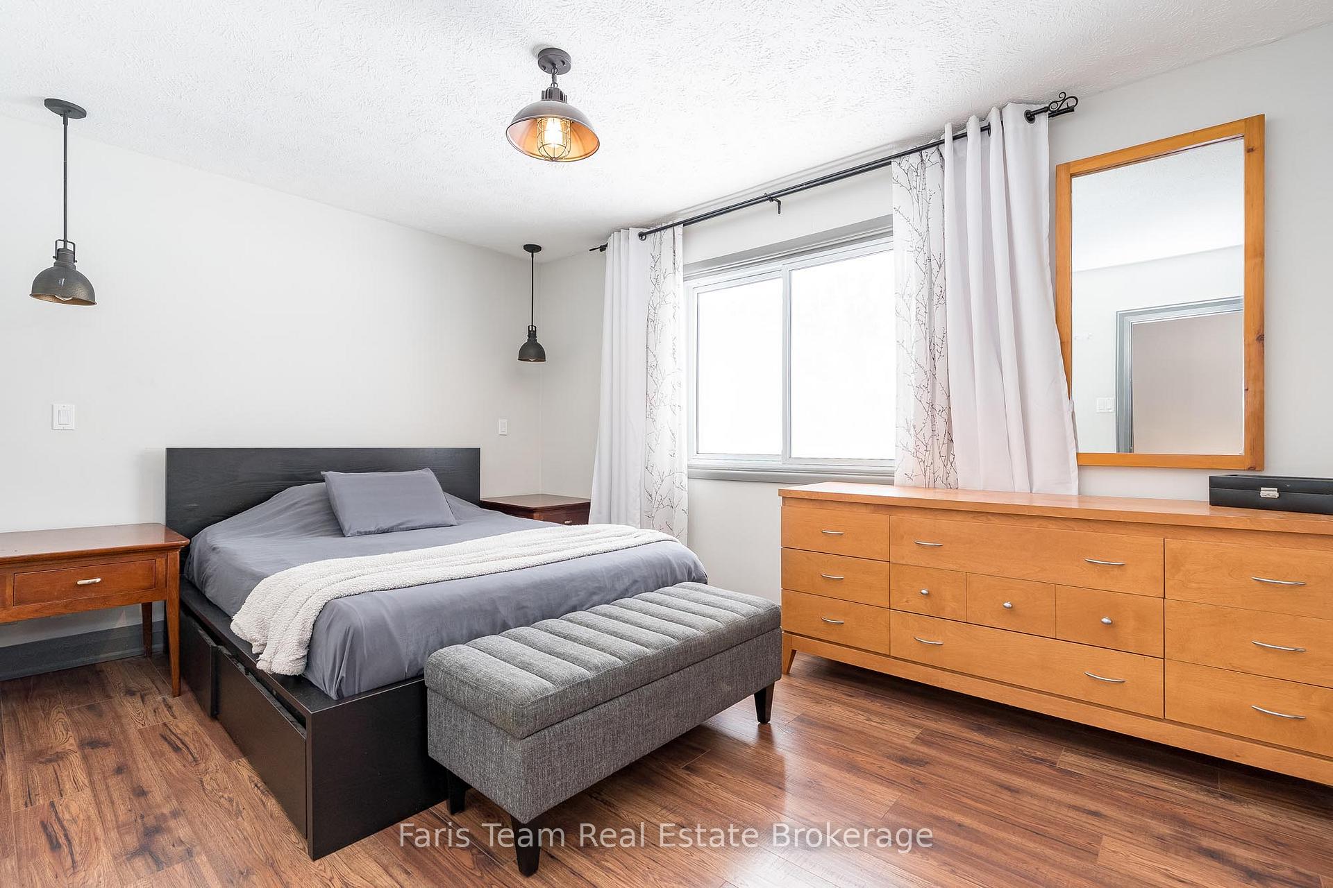 Photo 9 of 1362 Golf Link, Midland — HOMEH