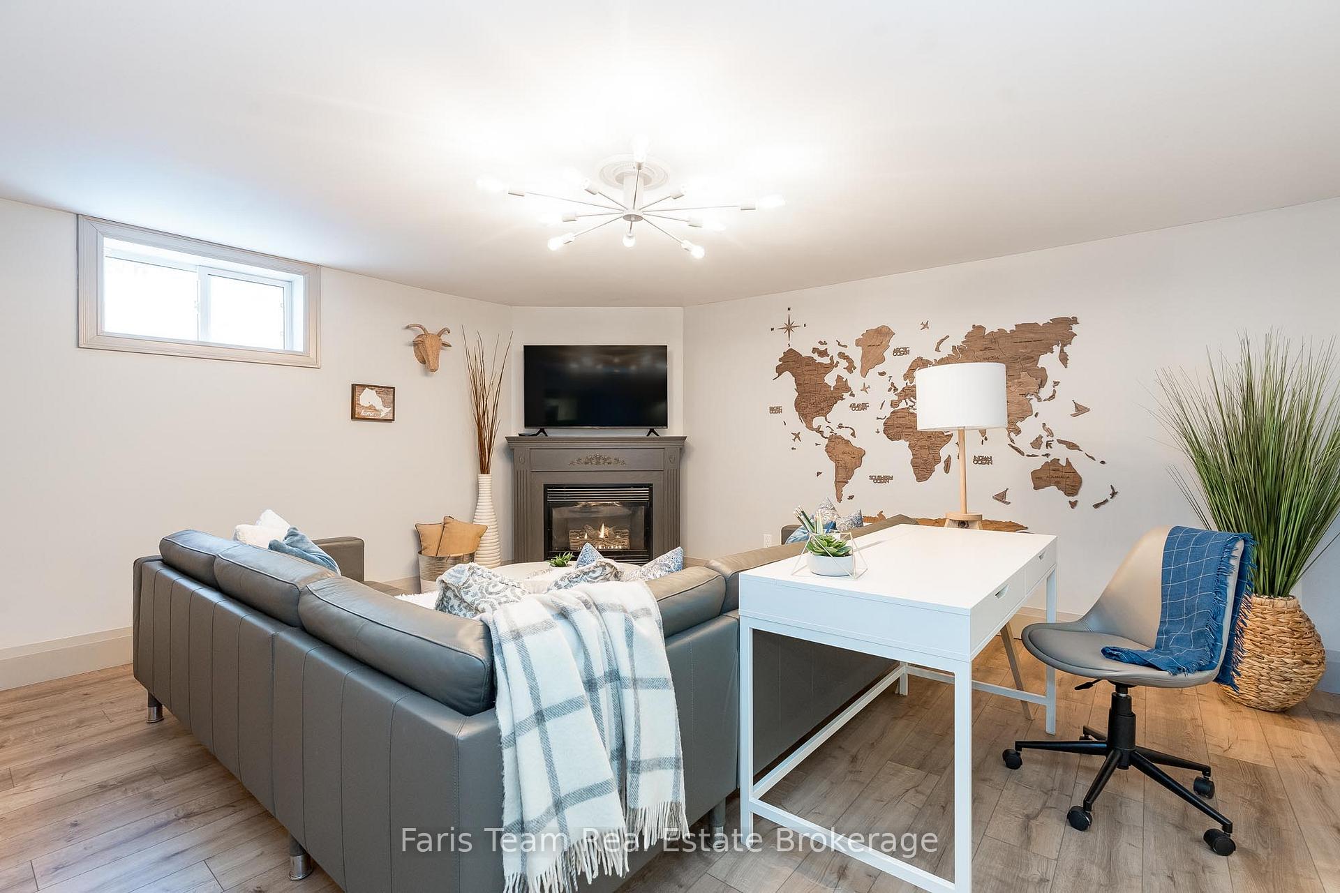 Photo 18 of 1362 Golf Link, Midland — HOMEH