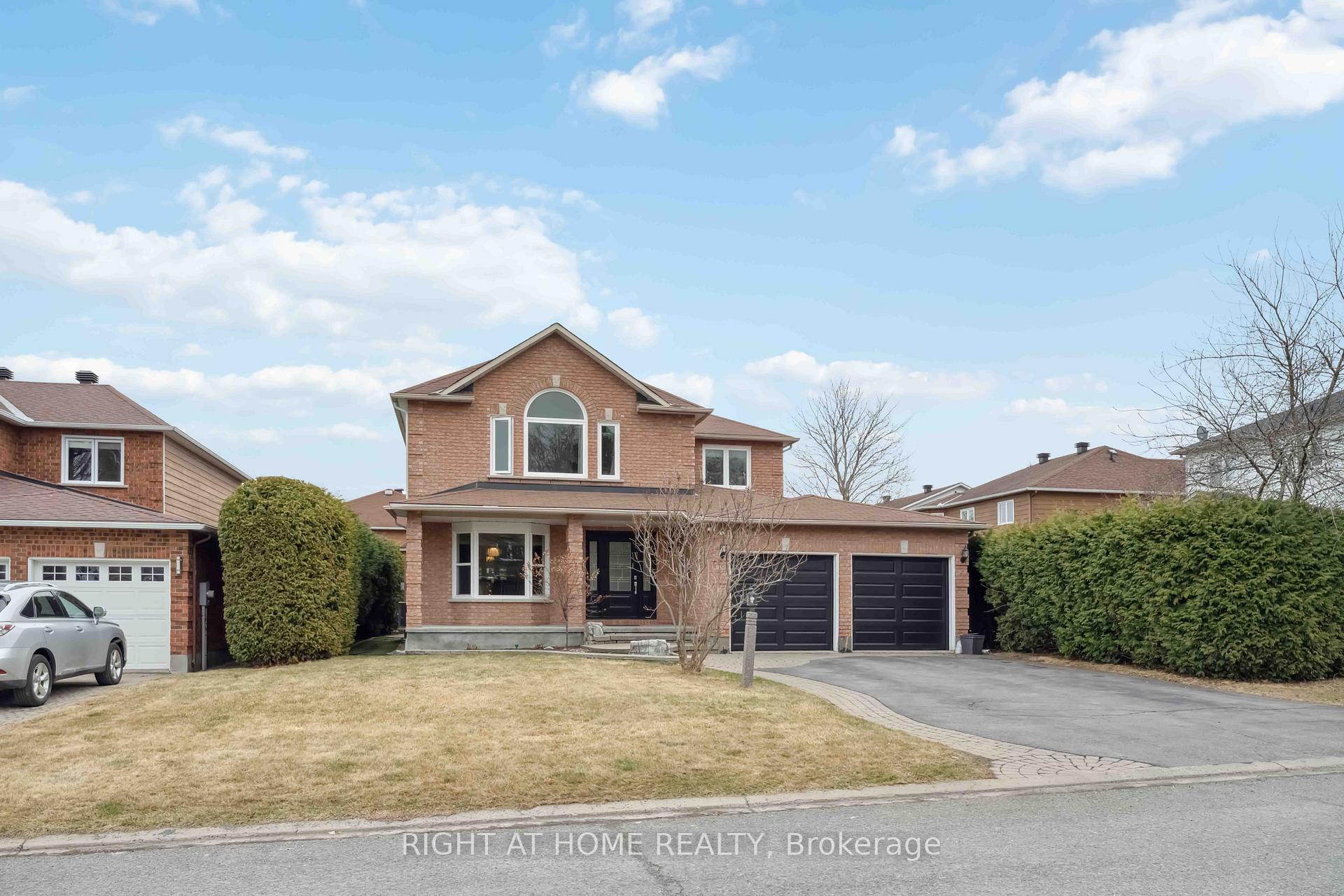 Photo 1 of 54 Slade Crescent, Ottawa, Kanata - Kanata Lakes/Heritage Hills — HOMEH