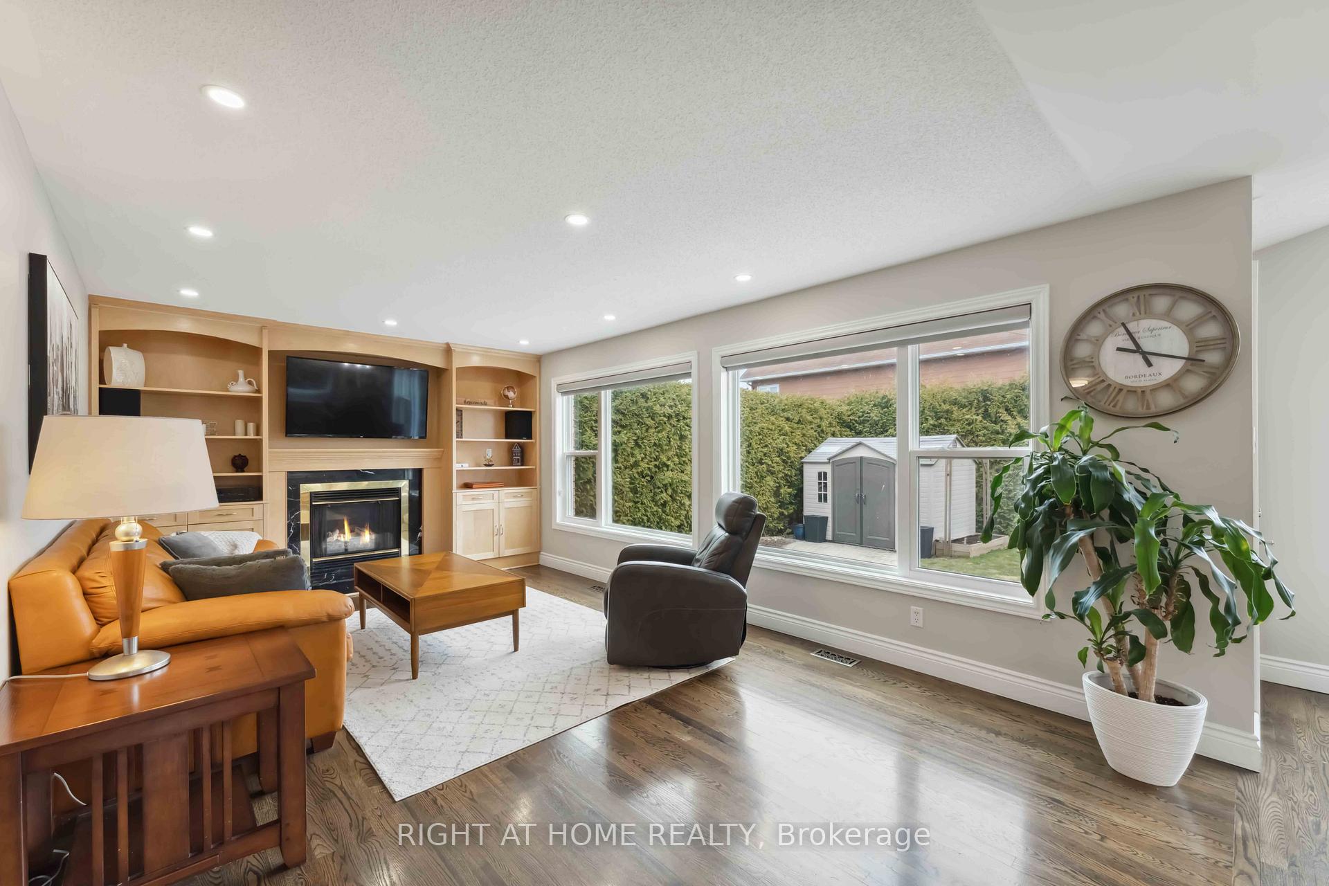 Photo 5 of 54 Slade Crescent, Ottawa, Kanata - Kanata Lakes/Heritage Hills — HOMEH