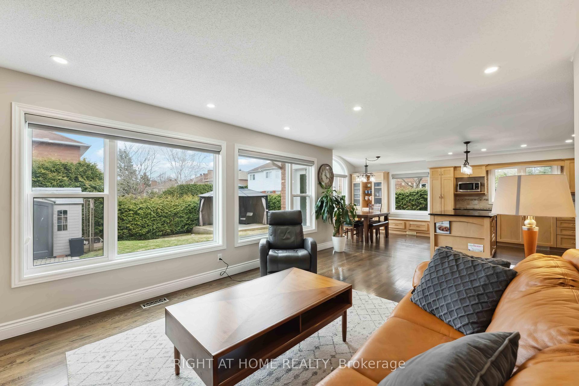 Photo 6 of 54 Slade Crescent, Ottawa, Kanata - Kanata Lakes/Heritage Hills — HOMEH