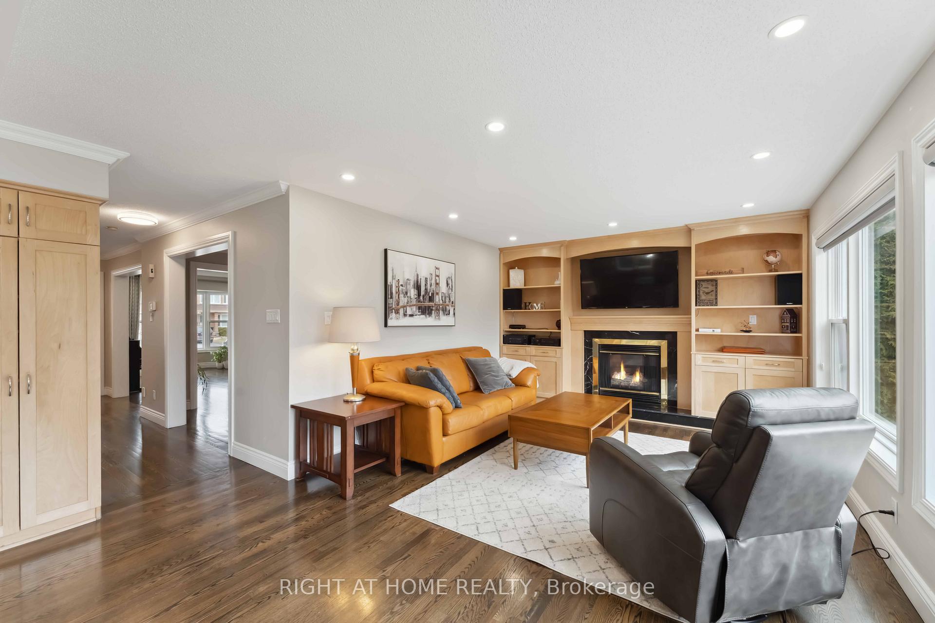 Photo 7 of 54 Slade Crescent, Ottawa, Kanata - Kanata Lakes/Heritage Hills — HOMEH
