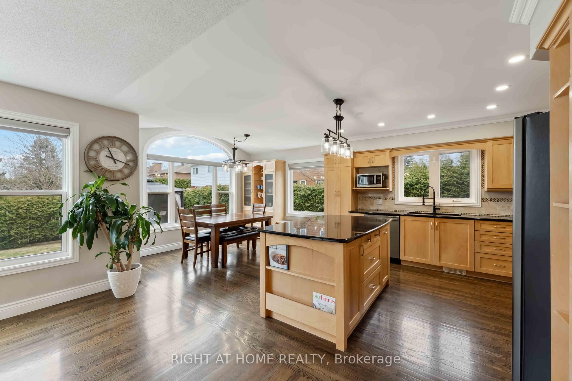 Photo 8 of 54 Slade Crescent, Ottawa, Kanata - Kanata Lakes/Heritage Hills — HOMEH