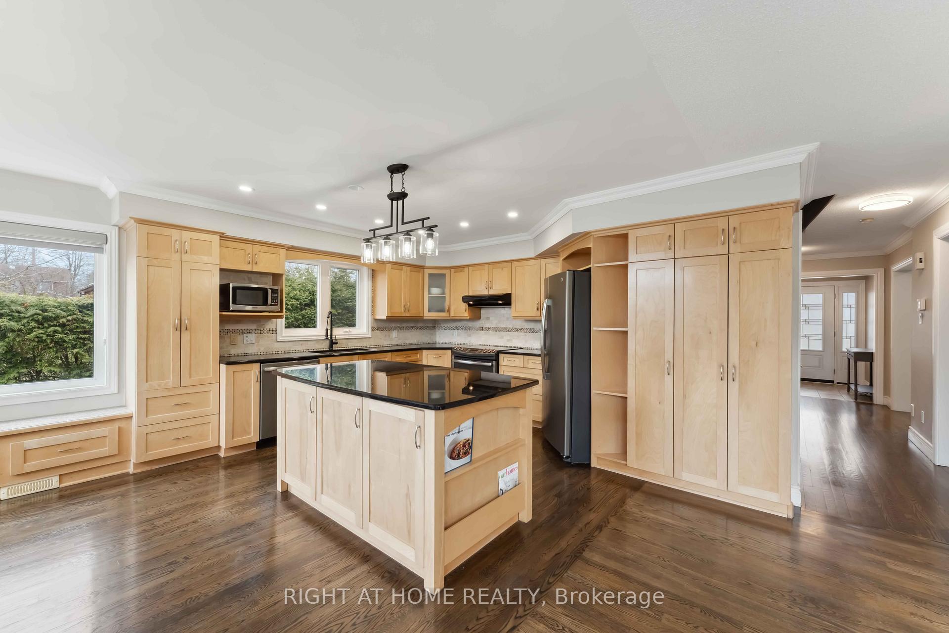 Photo 9 of 54 Slade Crescent, Ottawa, Kanata - Kanata Lakes/Heritage Hills — HOMEH