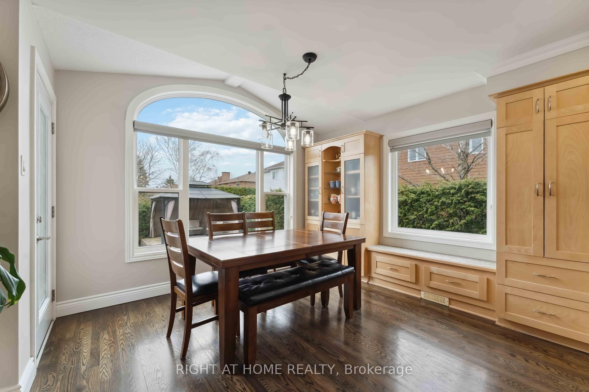 Photo 10 of 54 Slade Crescent, Ottawa, Kanata - Kanata Lakes/Heritage Hills — HOMEH
