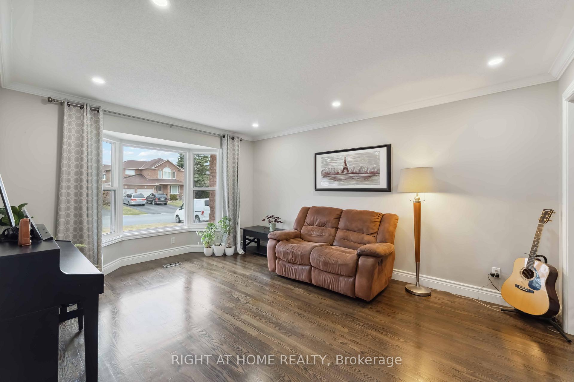 Photo 14 of 54 Slade Crescent, Ottawa, Kanata - Kanata Lakes/Heritage Hills — HOMEH