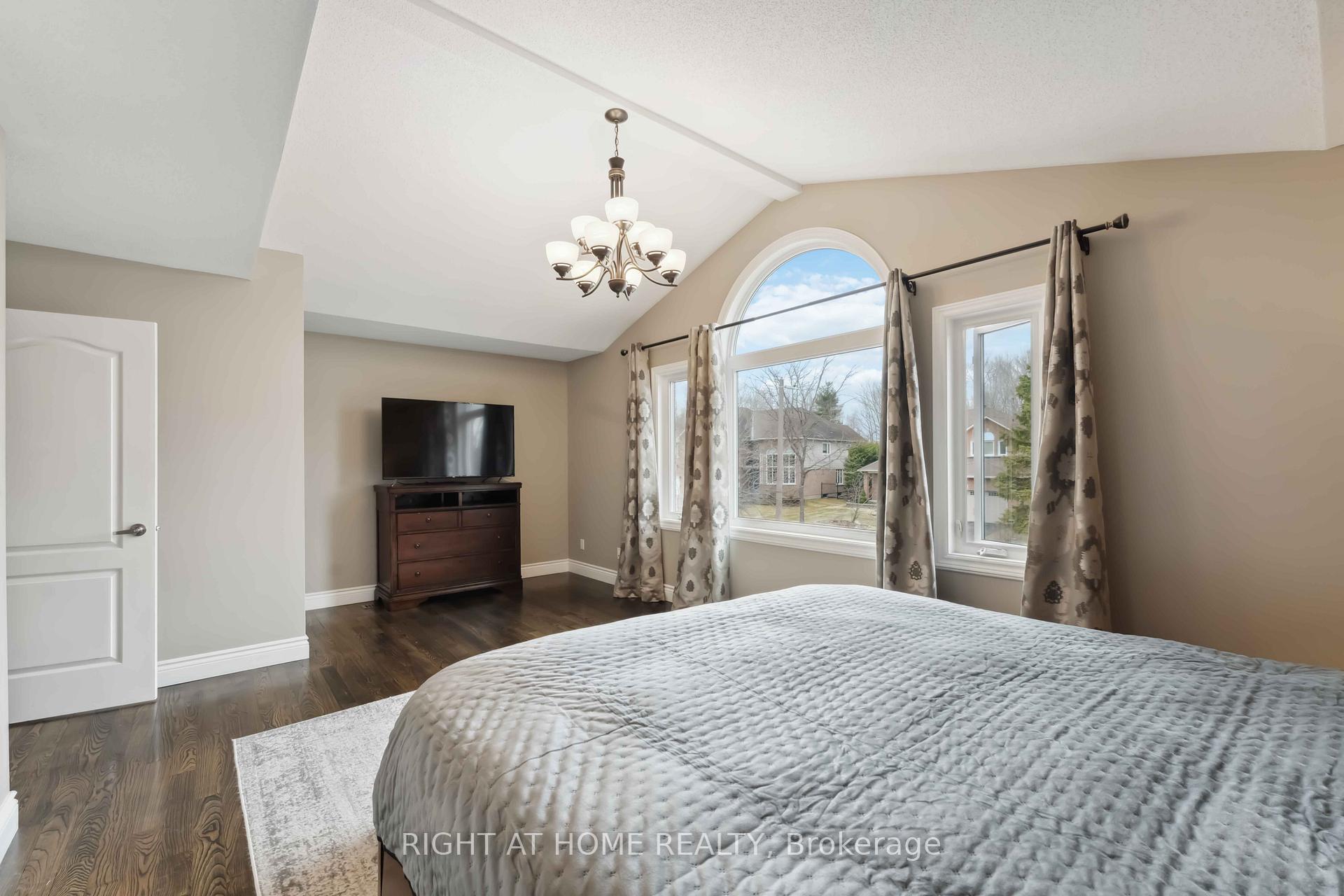 Photo 22 of 54 Slade Crescent, Ottawa, Kanata - Kanata Lakes/Heritage Hills — HOMEH