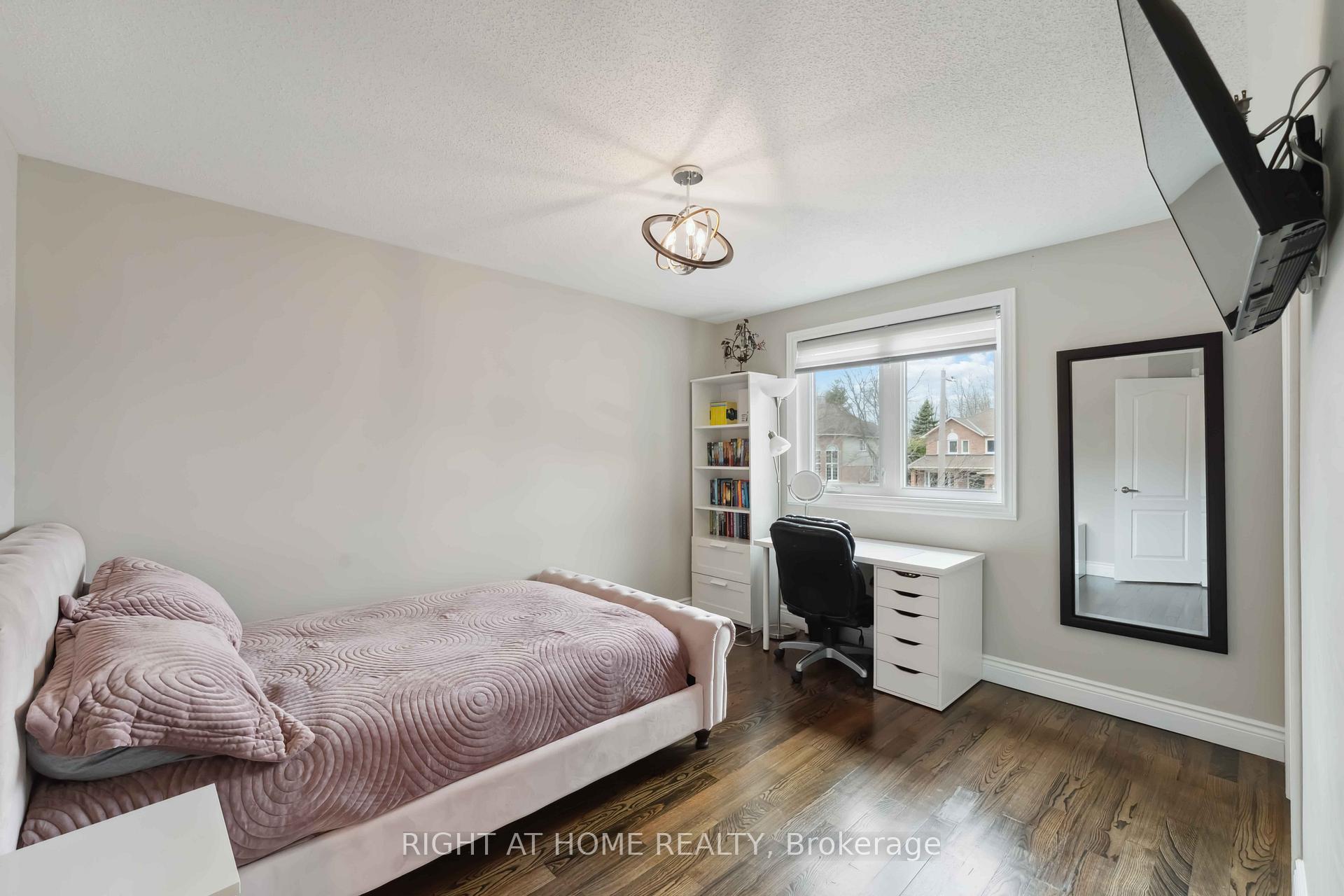 Photo 26 of 54 Slade Crescent, Ottawa, Kanata - Kanata Lakes/Heritage Hills — HOMEH