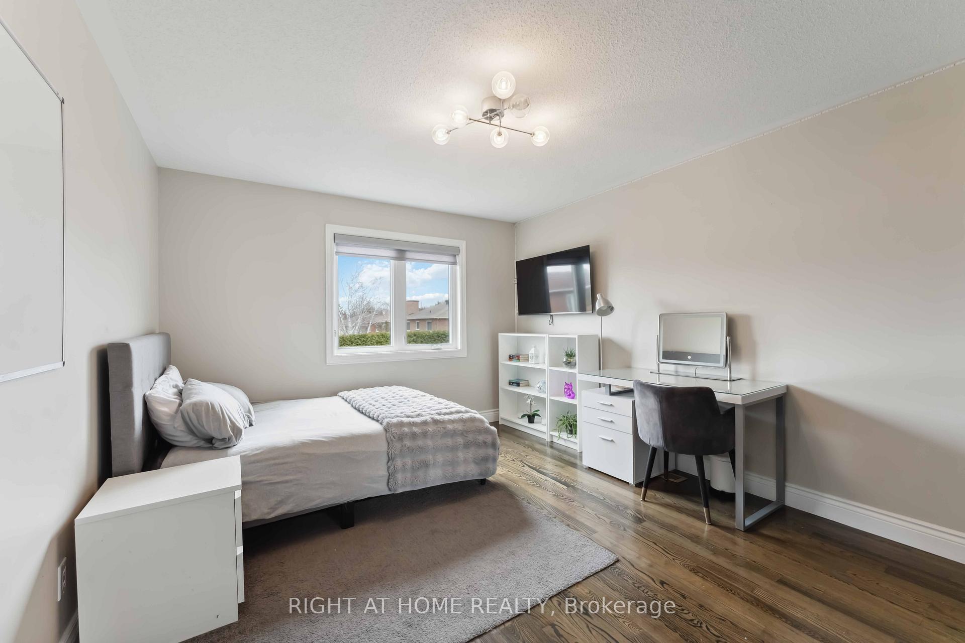 Photo 27 of 54 Slade Crescent, Ottawa, Kanata - Kanata Lakes/Heritage Hills — HOMEH