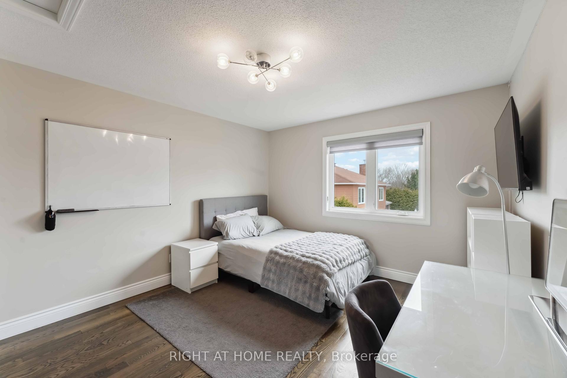 Photo 28 of 54 Slade Crescent, Ottawa, Kanata - Kanata Lakes/Heritage Hills — HOMEH
