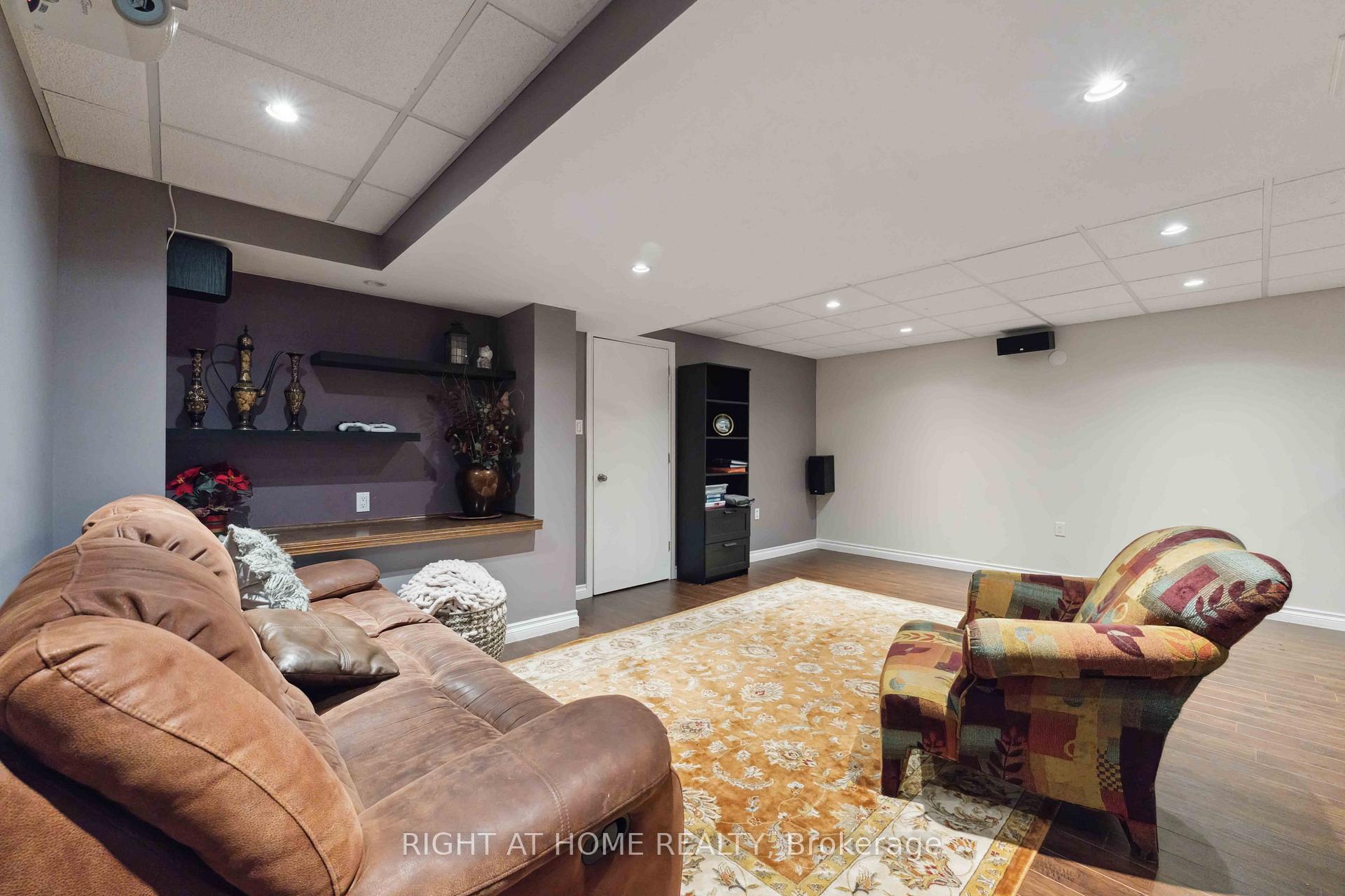 Photo 31 of 54 Slade Crescent, Ottawa, Kanata - Kanata Lakes/Heritage Hills — HOMEH
