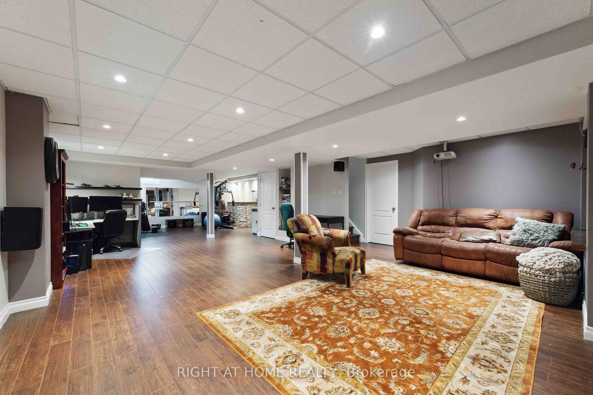 Photo 32 of 54 Slade Crescent, Ottawa, Kanata - Kanata Lakes/Heritage Hills — HOMEH