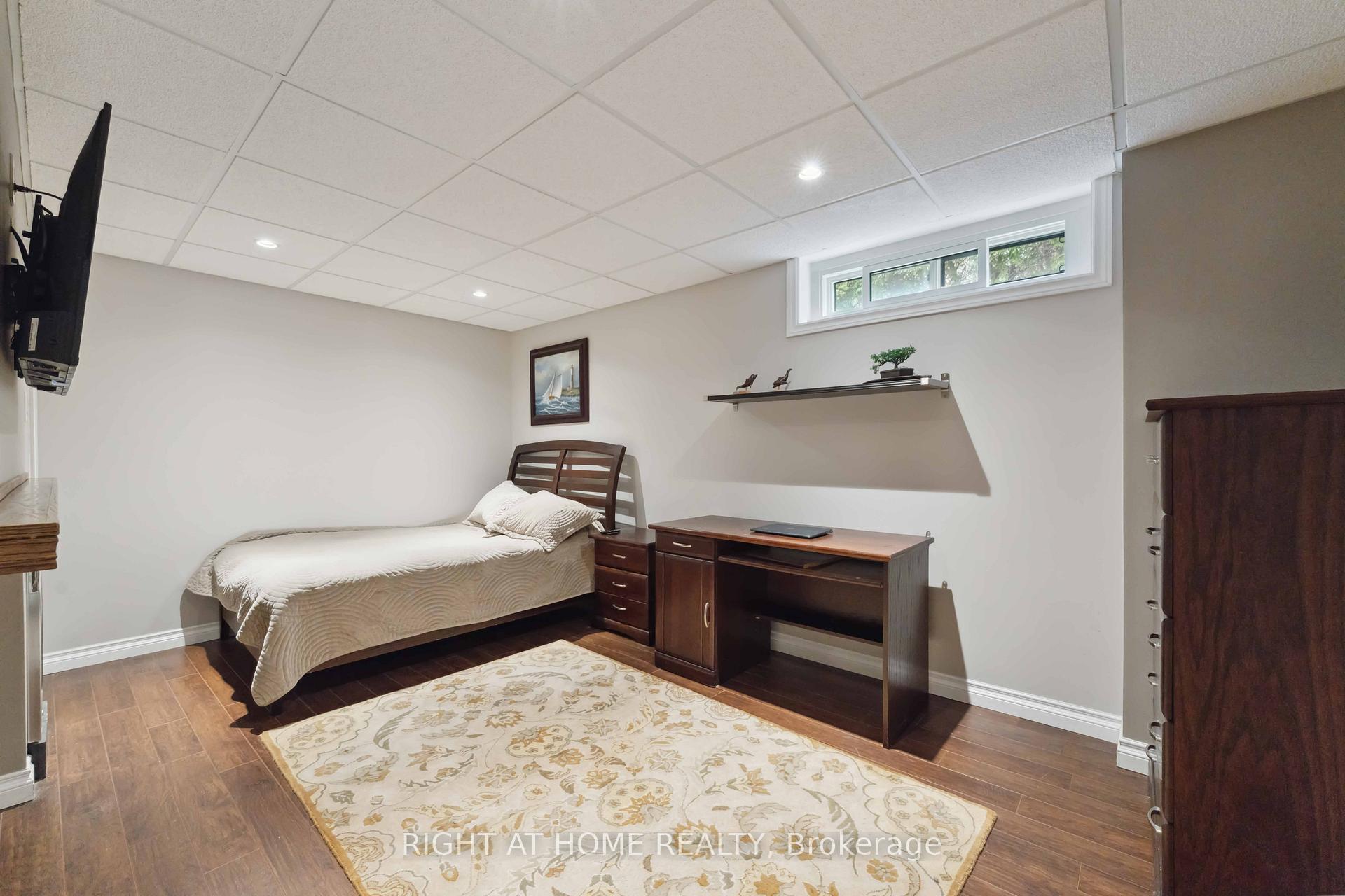 Photo 36 of 54 Slade Crescent, Ottawa, Kanata - Kanata Lakes/Heritage Hills — HOMEH