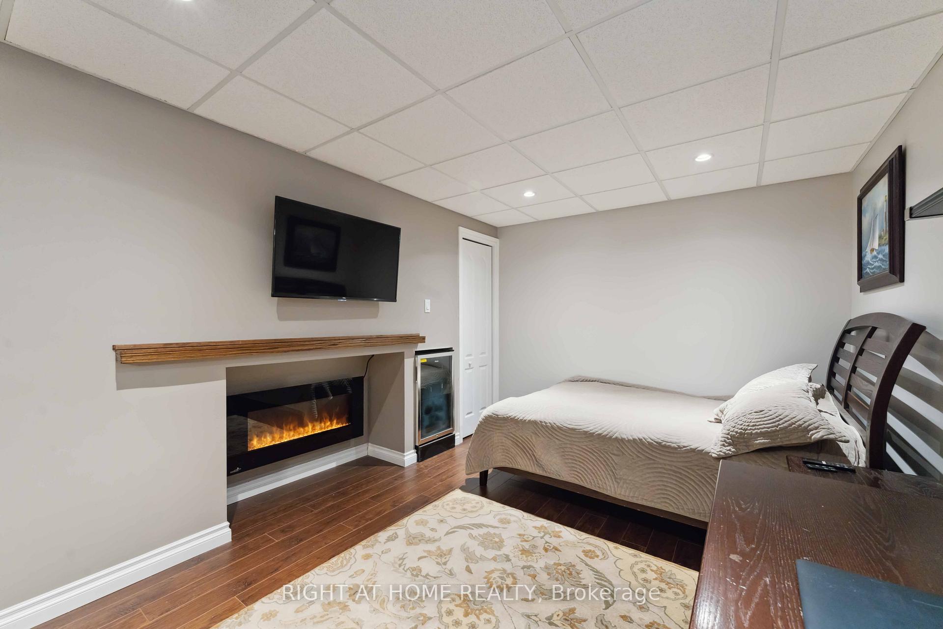 Photo 37 of 54 Slade Crescent, Ottawa, Kanata - Kanata Lakes/Heritage Hills — HOMEH