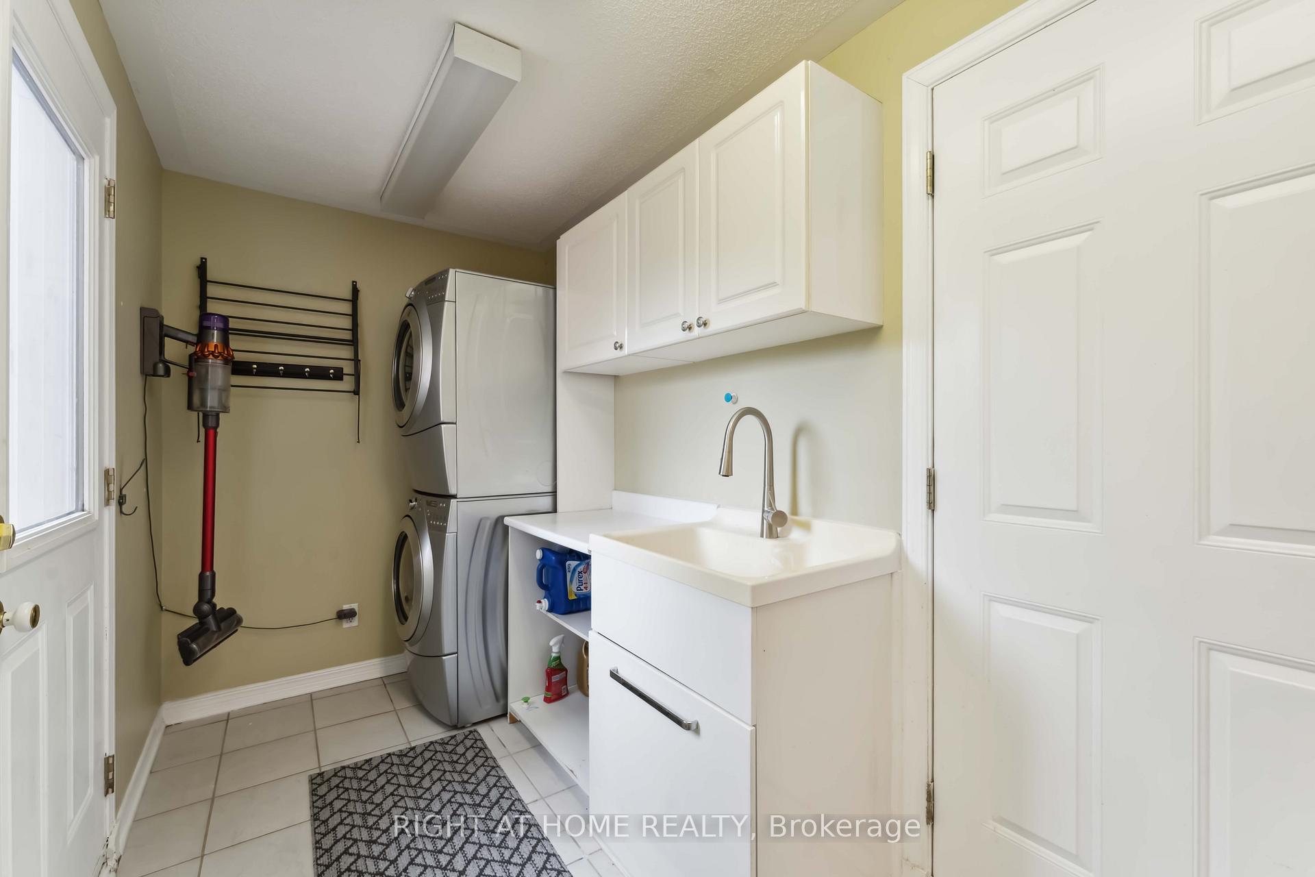 Photo 42 of 54 Slade Crescent, Ottawa, Kanata - Kanata Lakes/Heritage Hills — HOMEH
