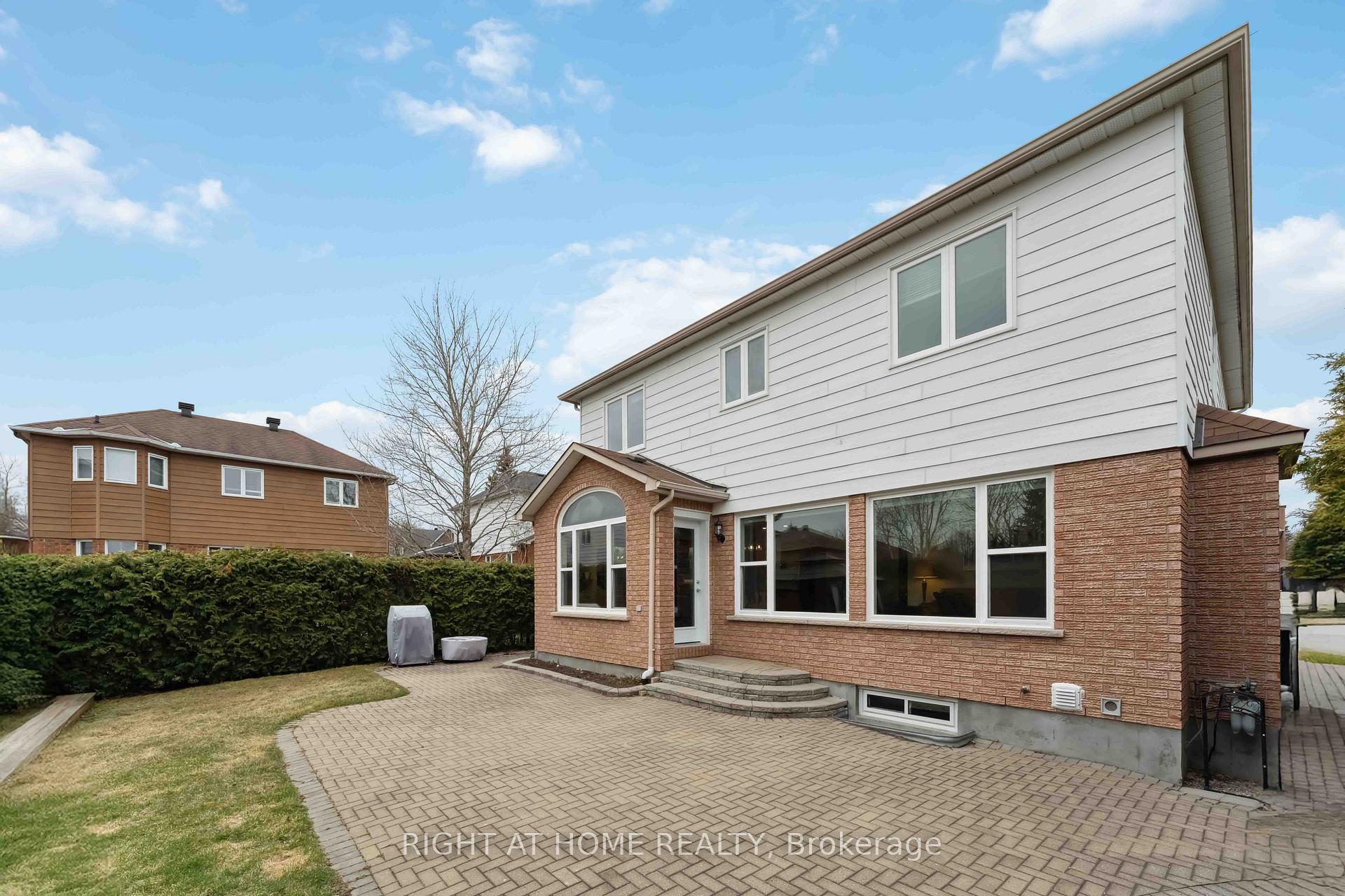 Photo 44 of 54 Slade Crescent, Ottawa, Kanata - Kanata Lakes/Heritage Hills — HOMEH